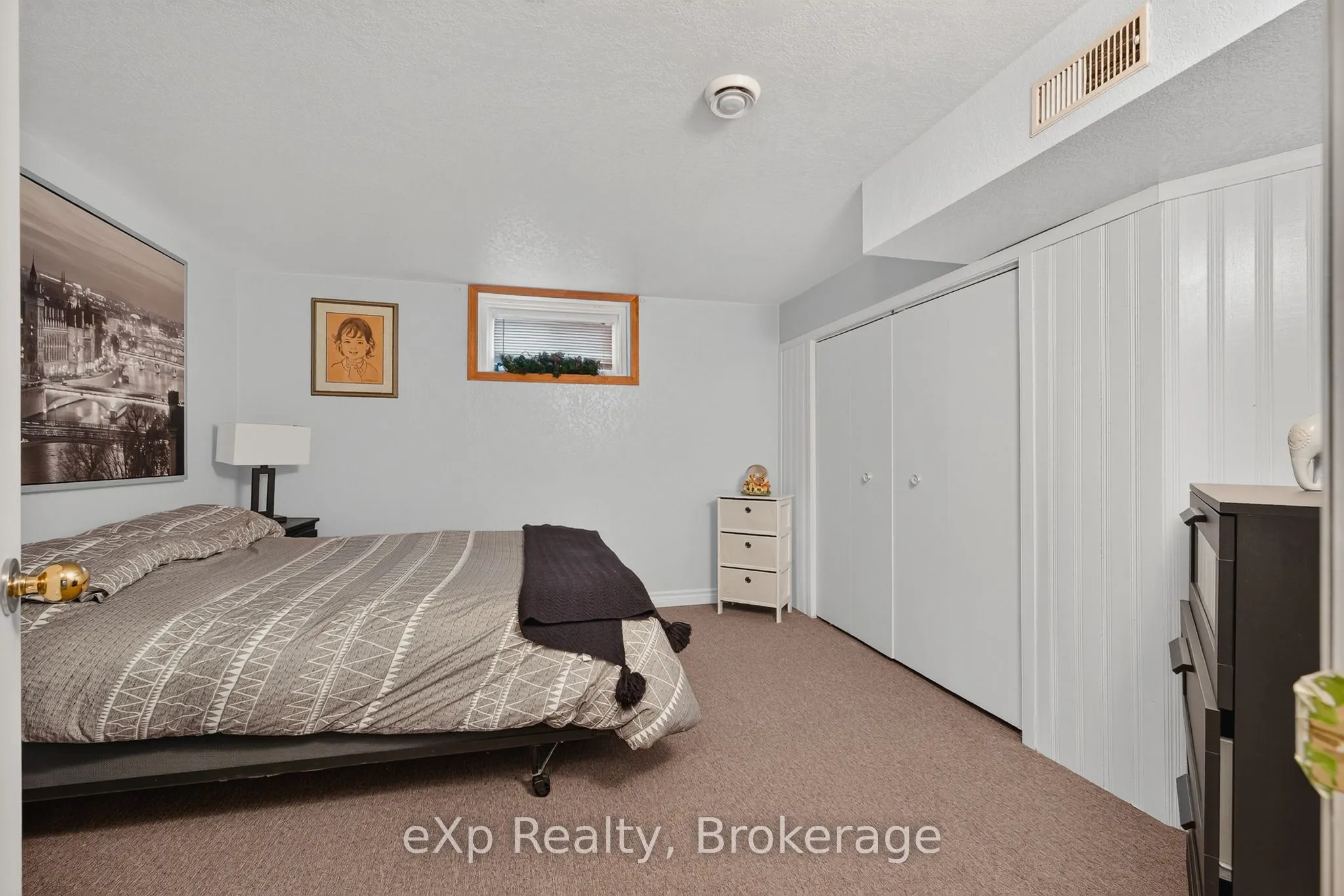 360 QUEEN Street E