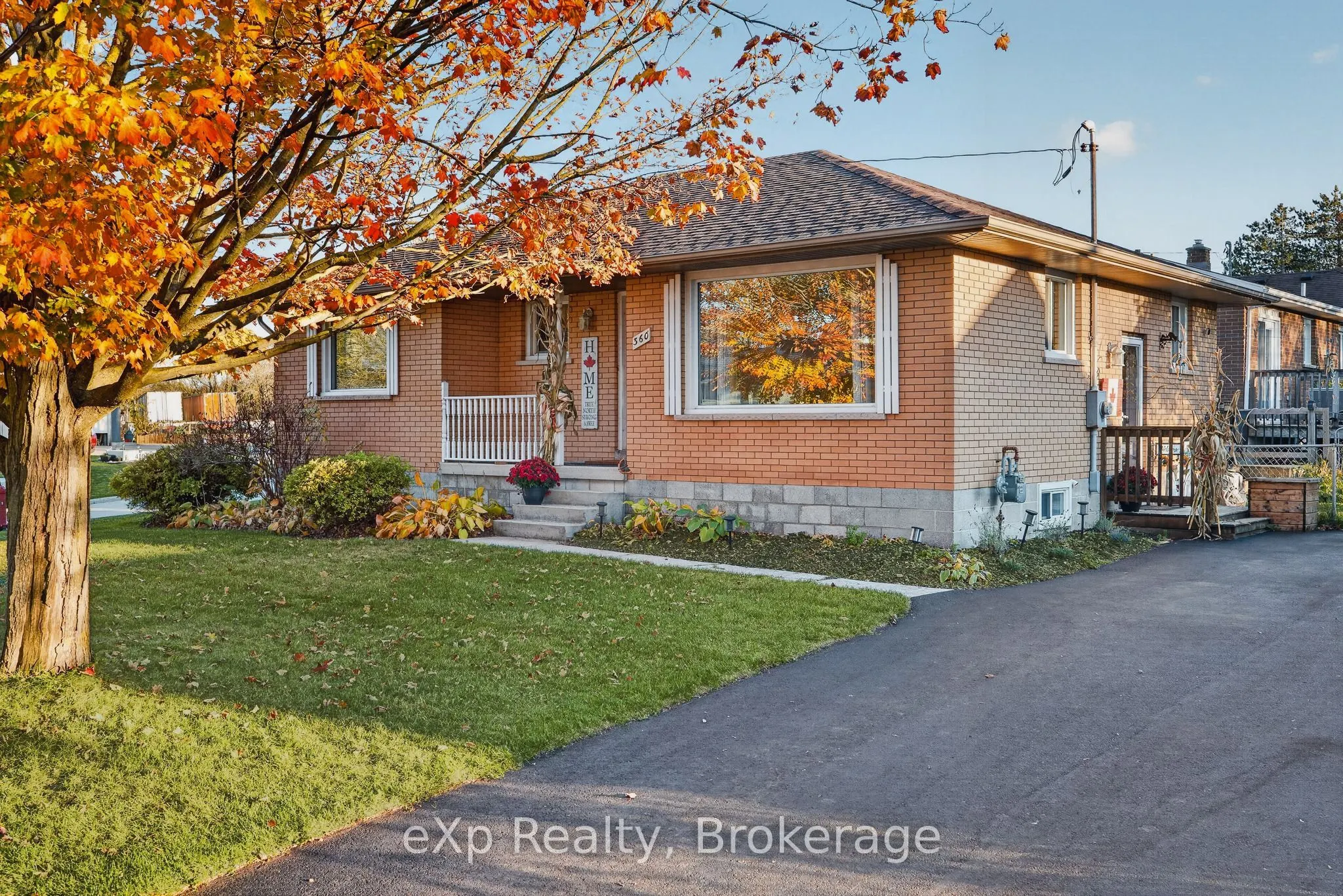 360 QUEEN Street E