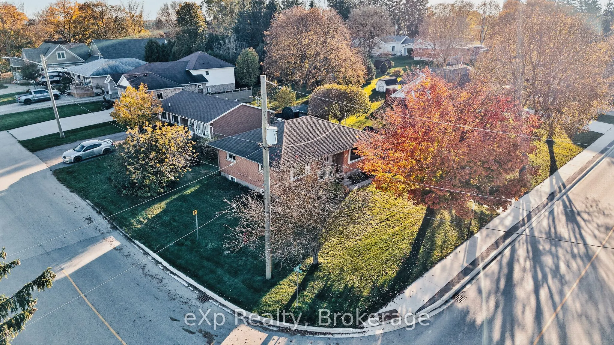 360 QUEEN Street E