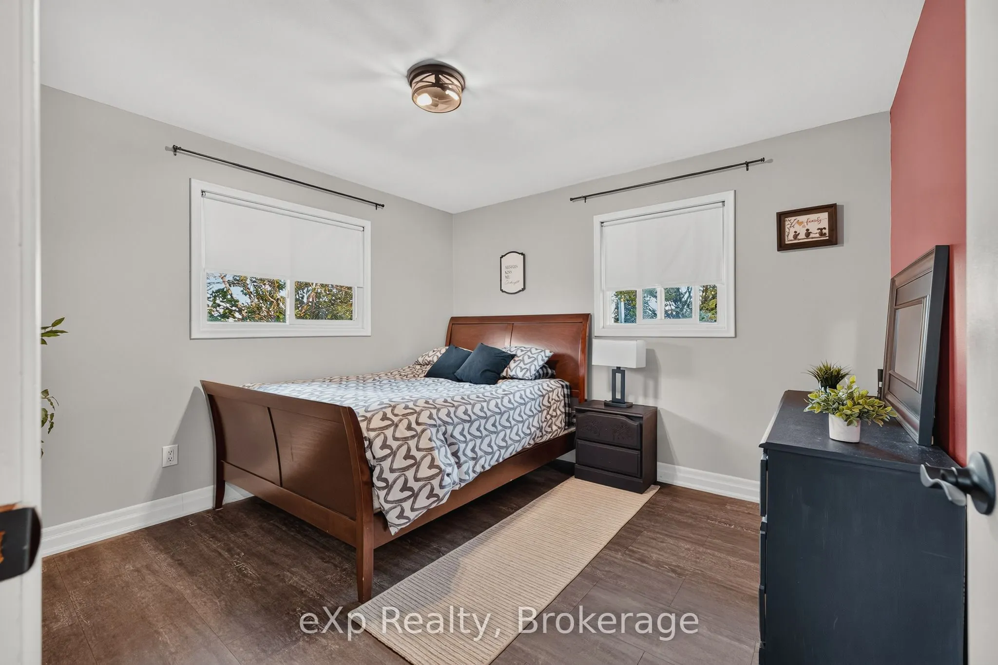 360 QUEEN Street E