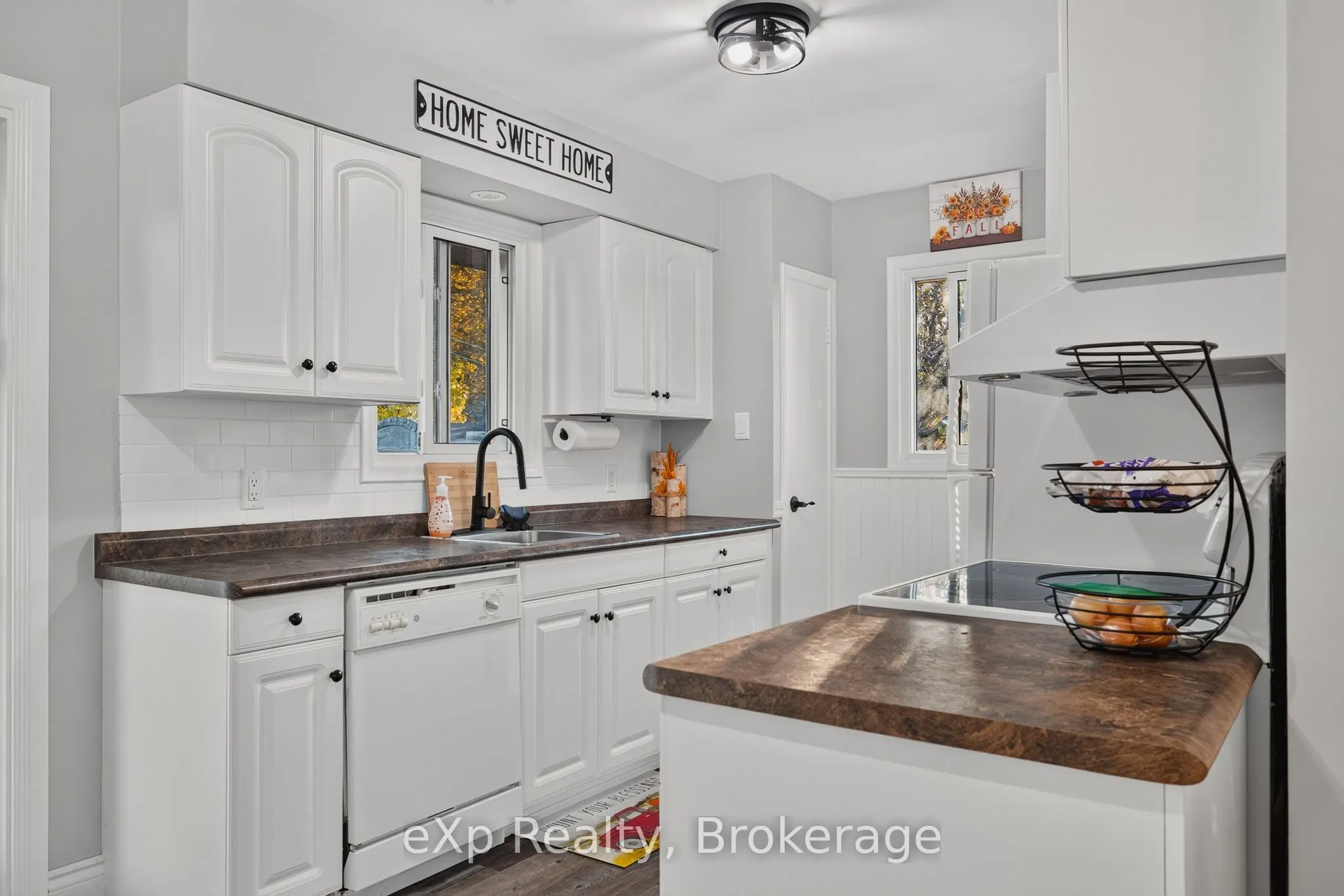 360 QUEEN Street E
