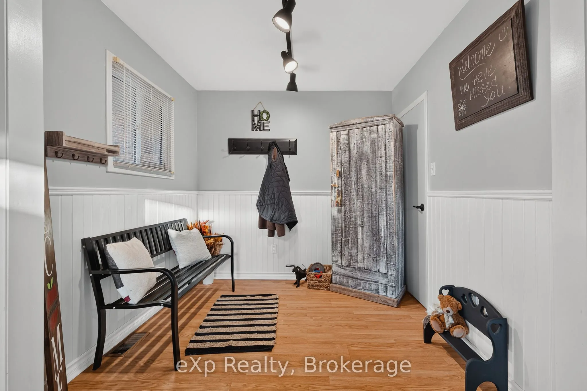 360 QUEEN Street E