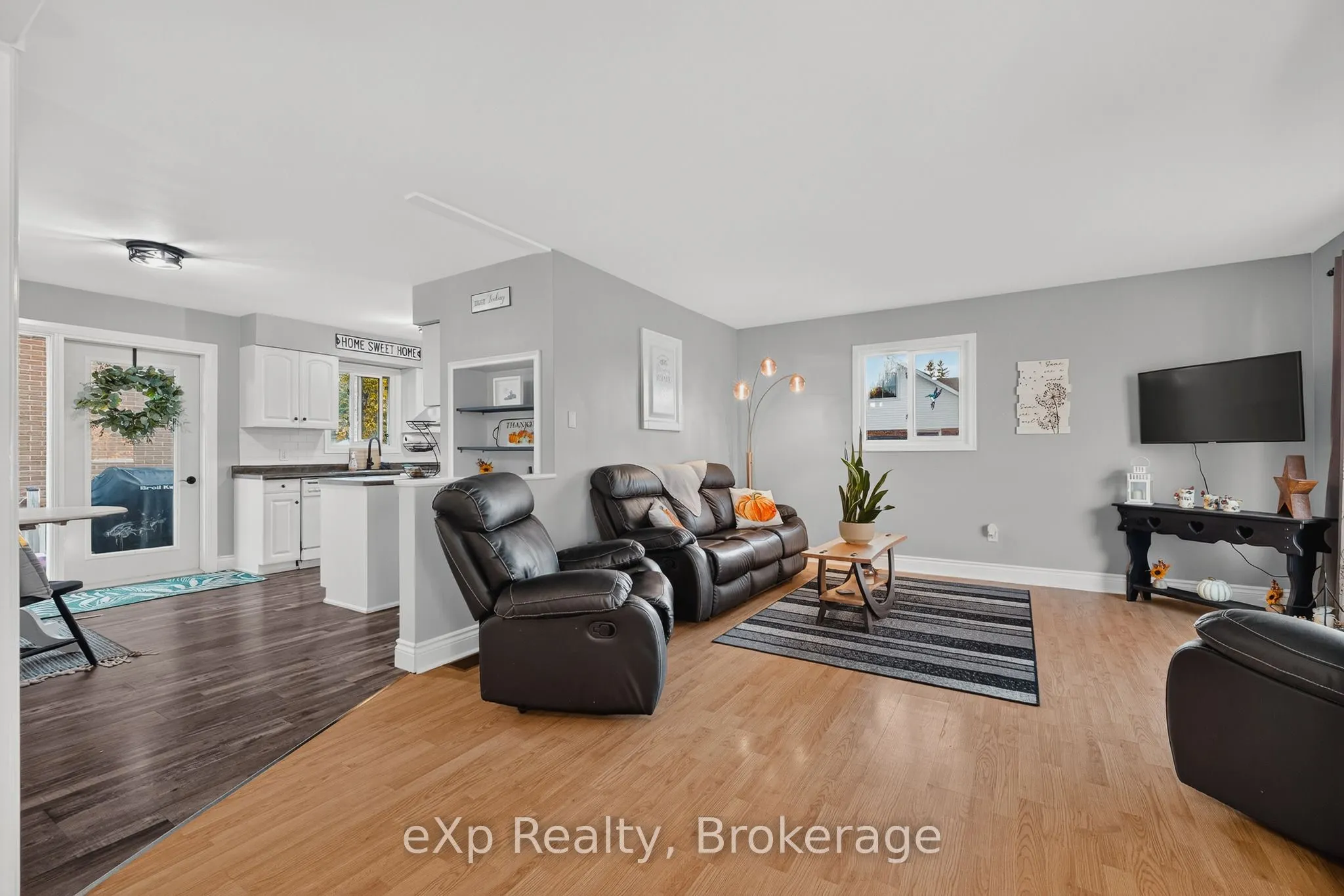 360 QUEEN Street E