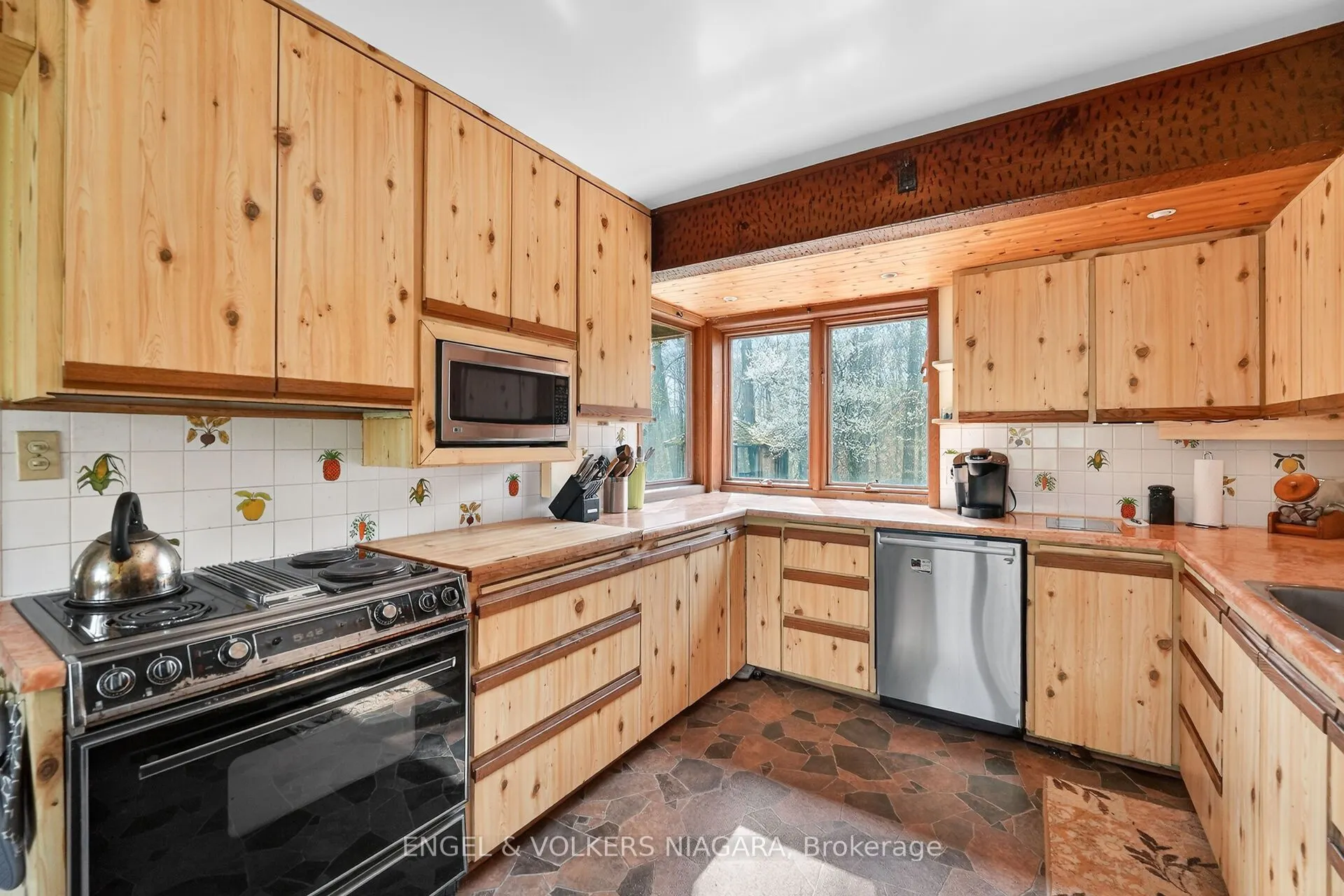 41 Park Road S
