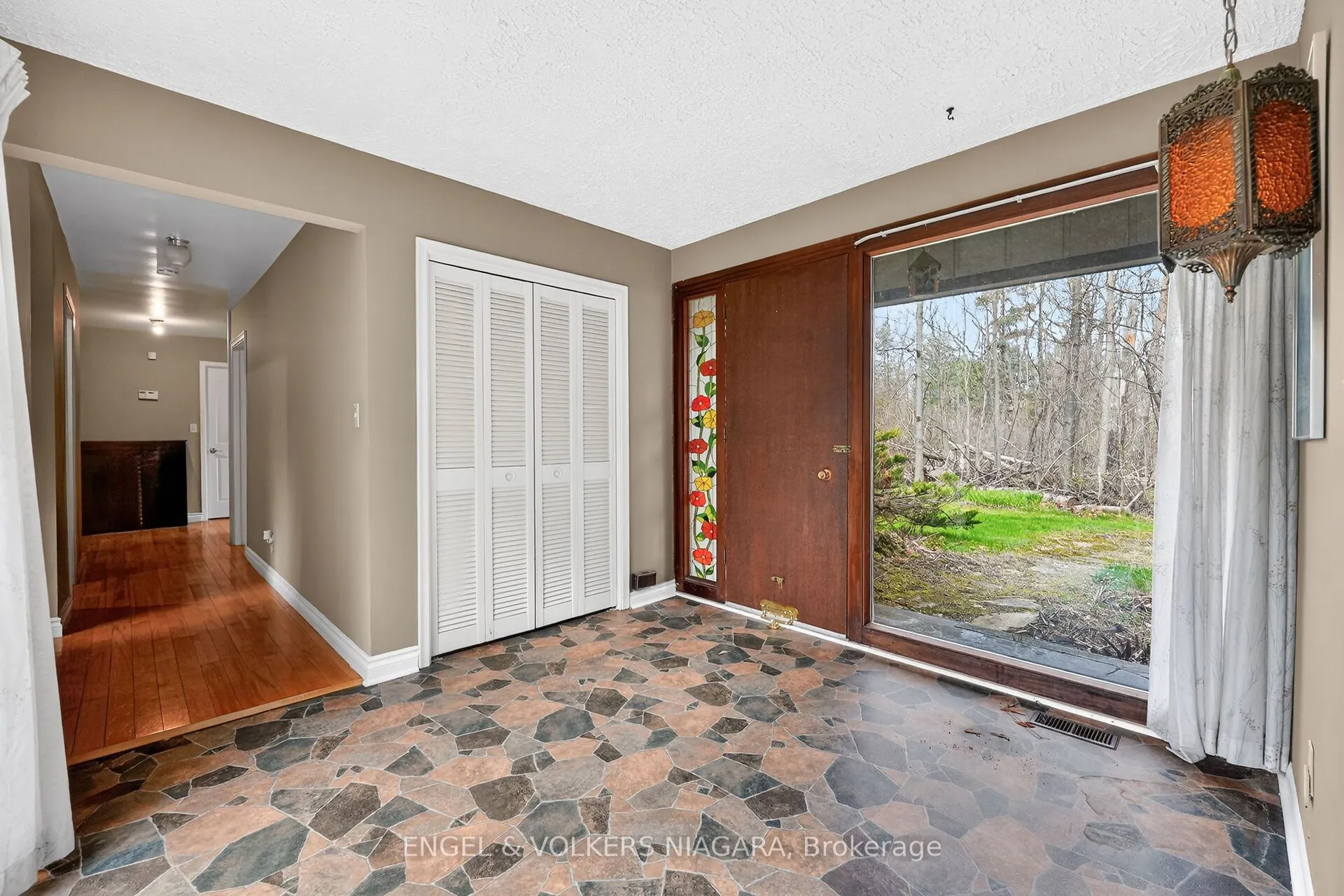 41 Park Road S