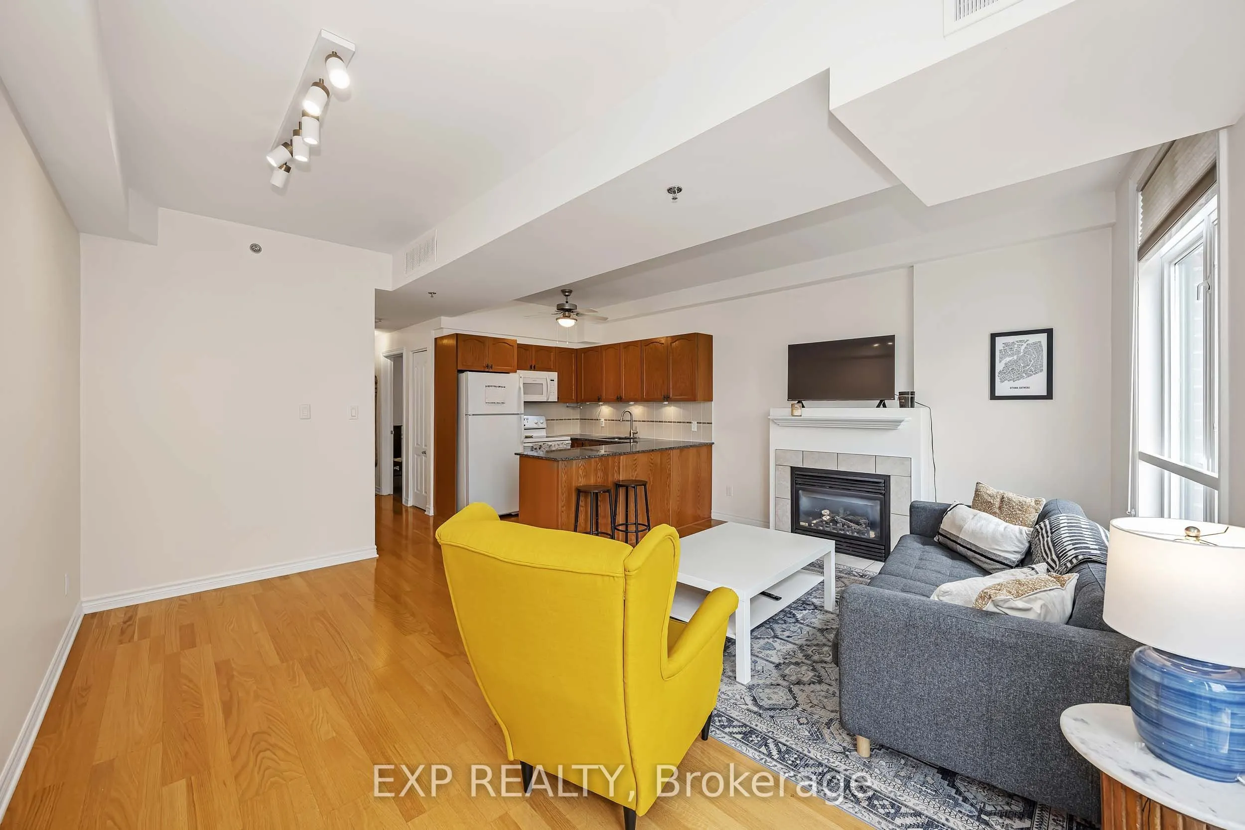 6 Grove Avenue #305