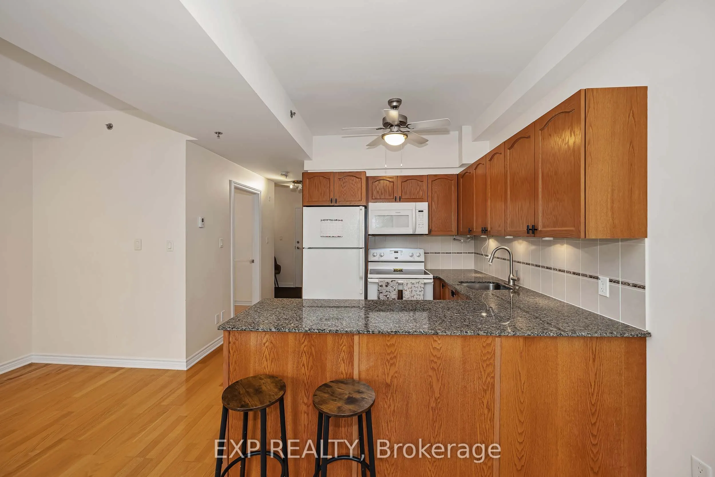 6 Grove Avenue #305
