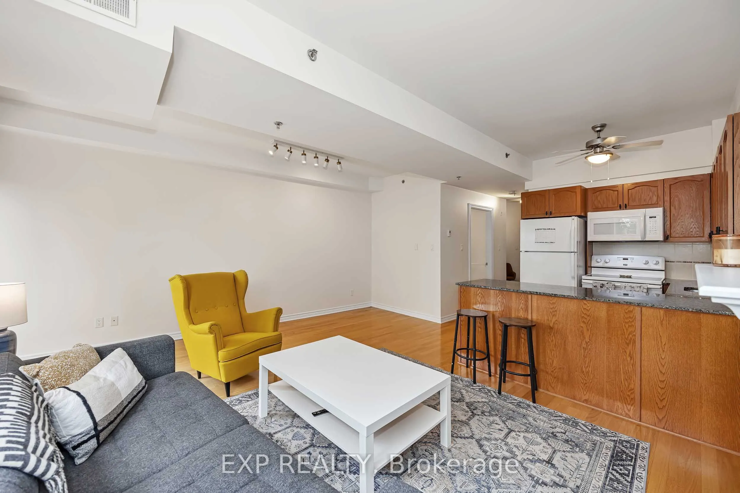 6 Grove Avenue #305