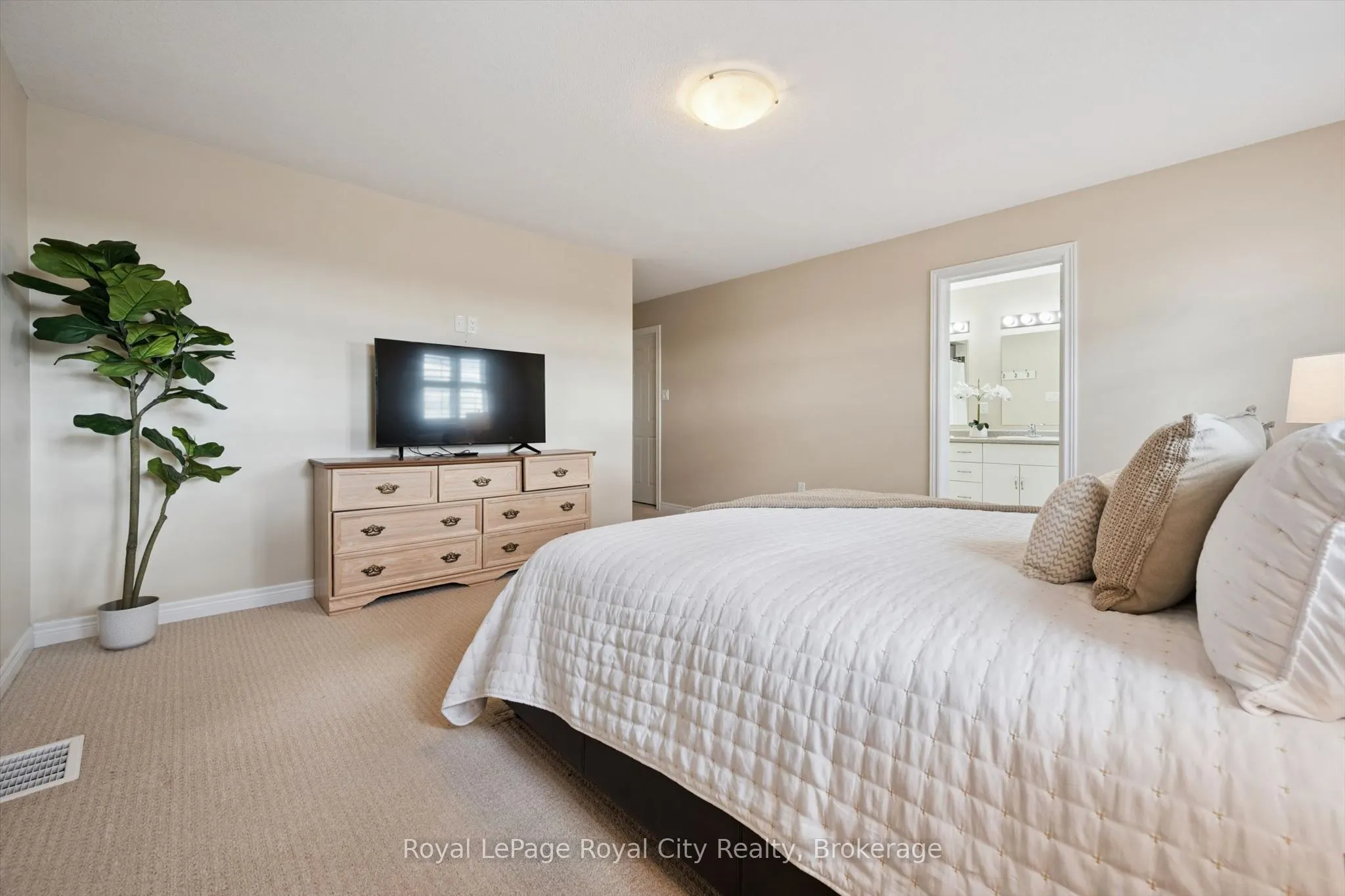 36 Oakes Crescent