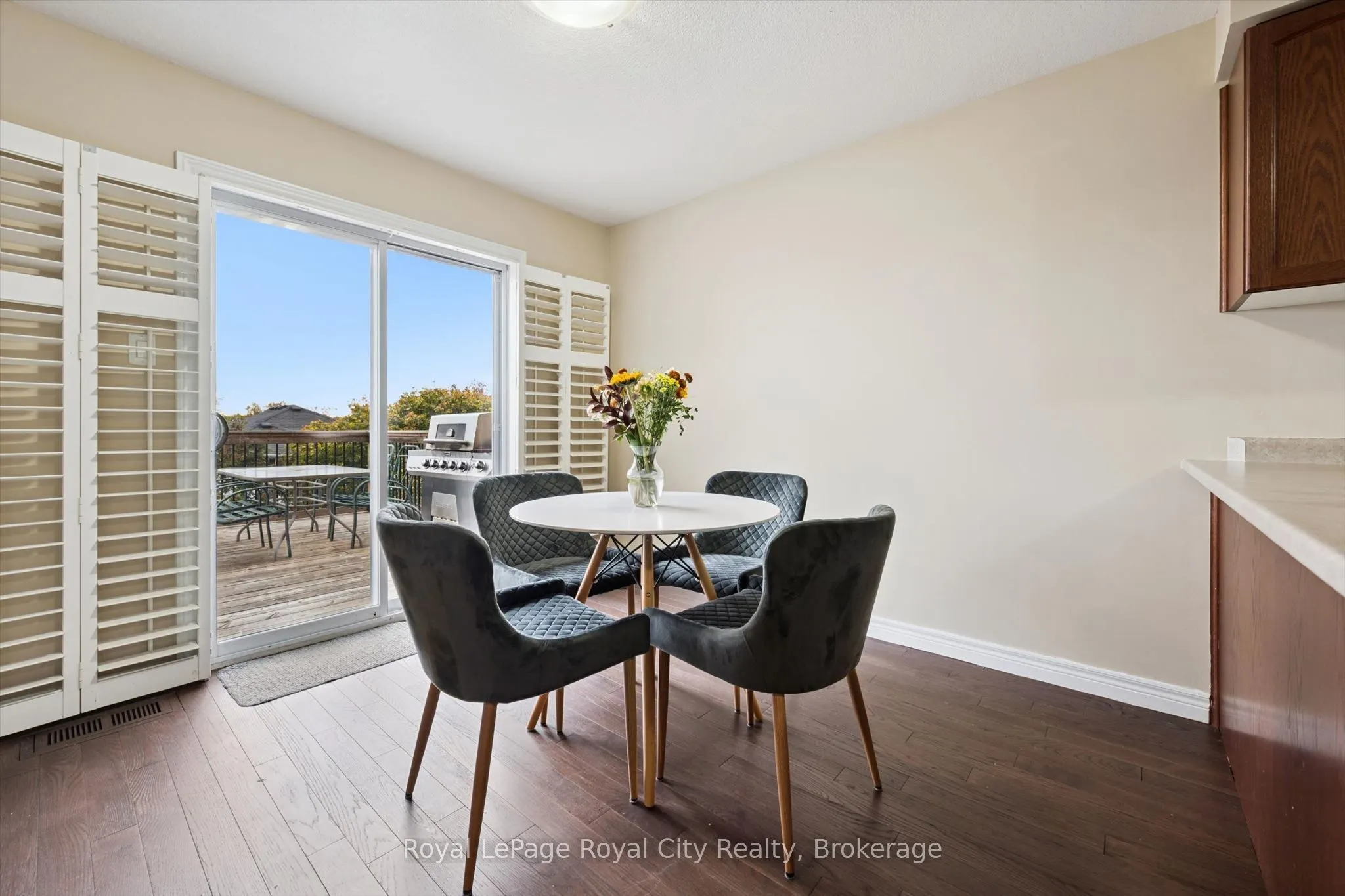 36 Oakes Crescent