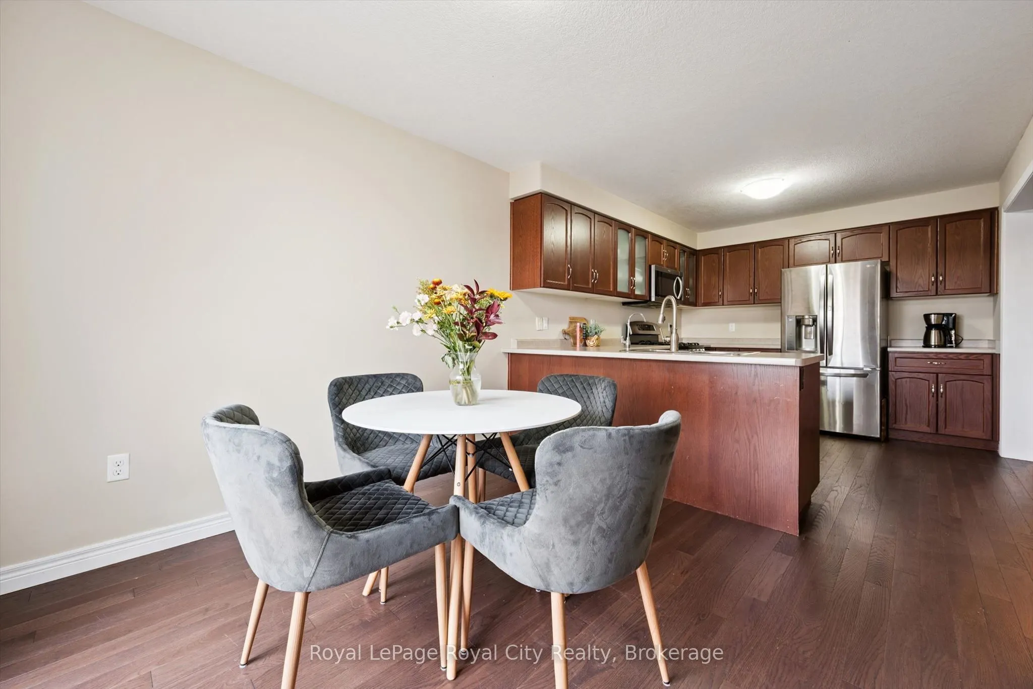 36 Oakes Crescent