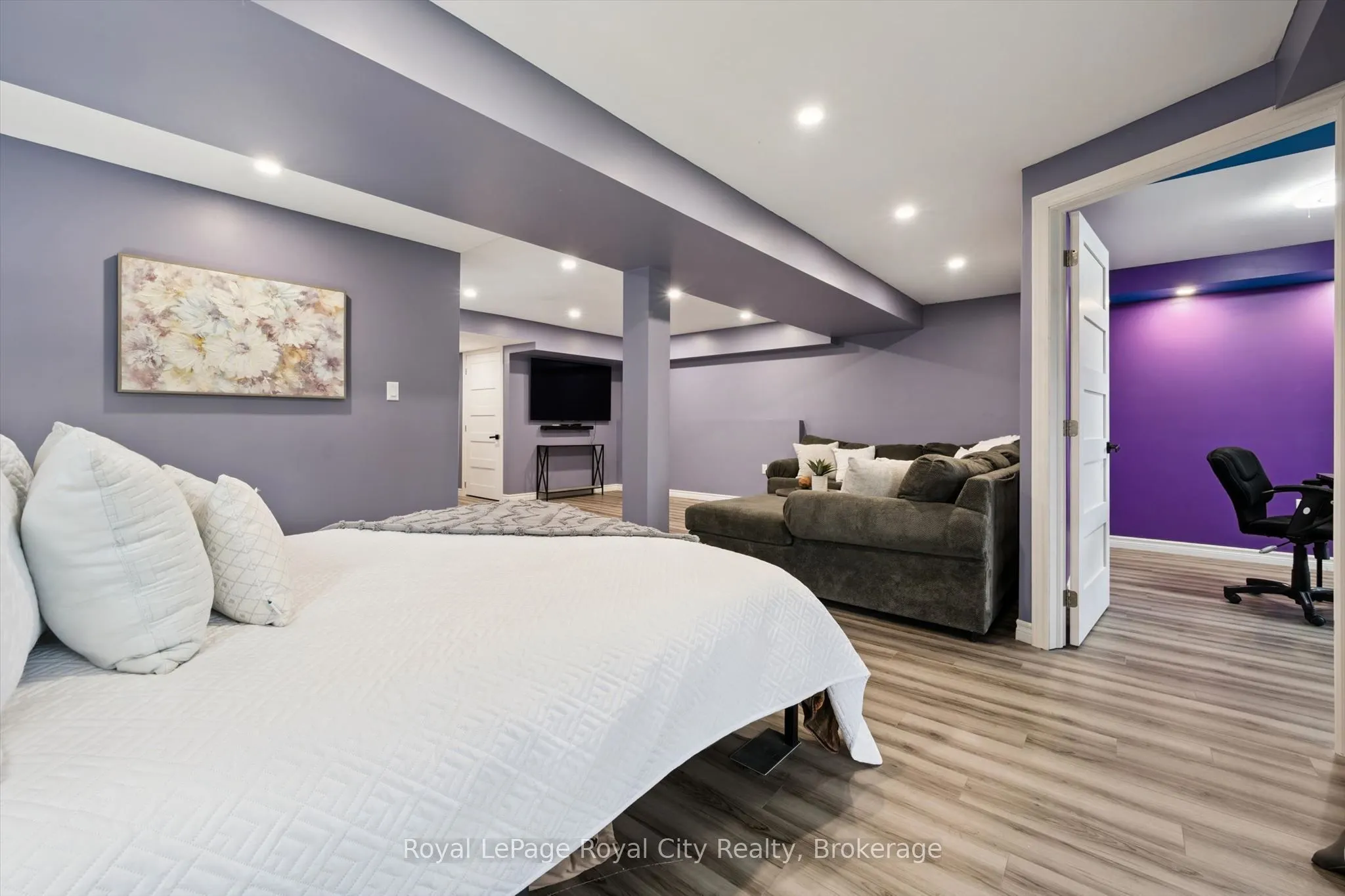 36 Oakes Crescent