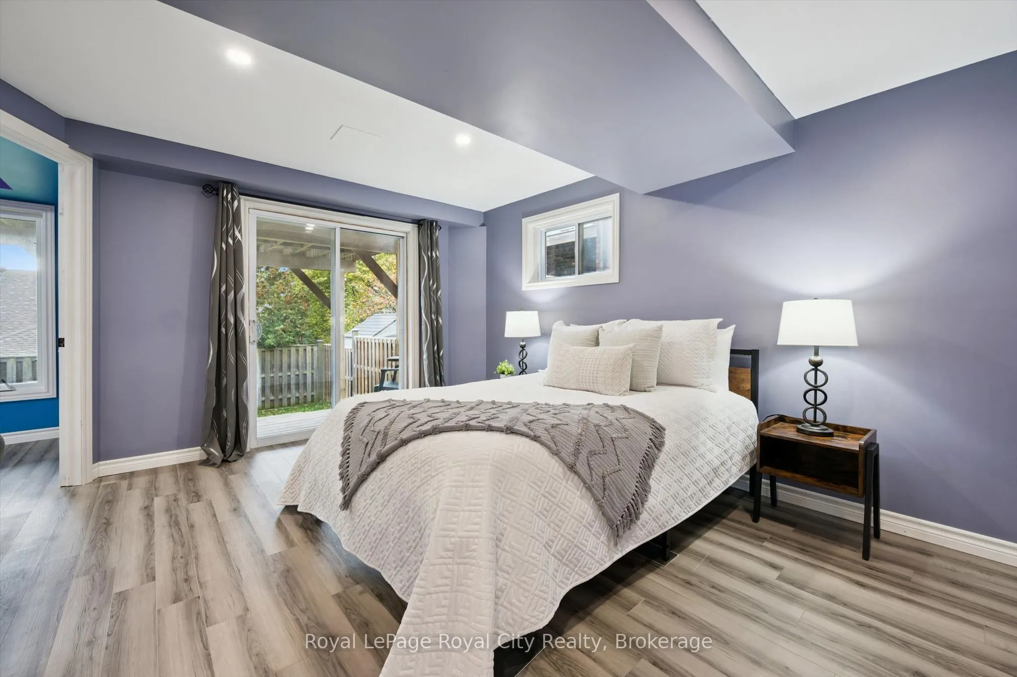 36 Oakes Crescent