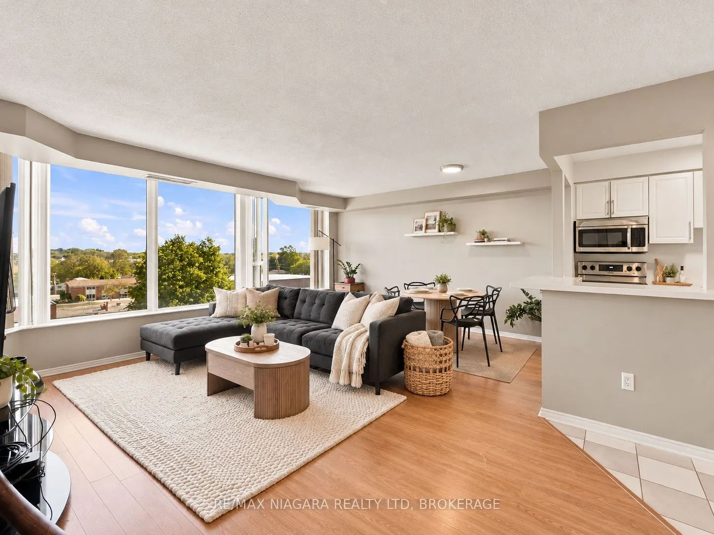 81 Scott Street #601