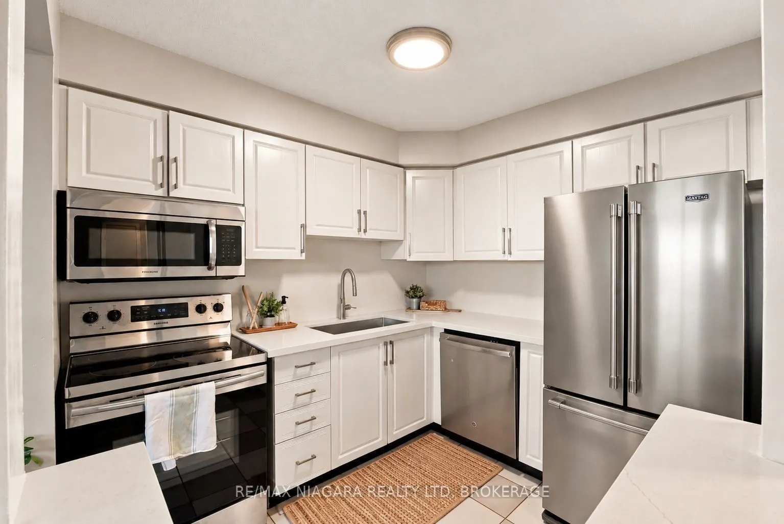 81 Scott Street #601
