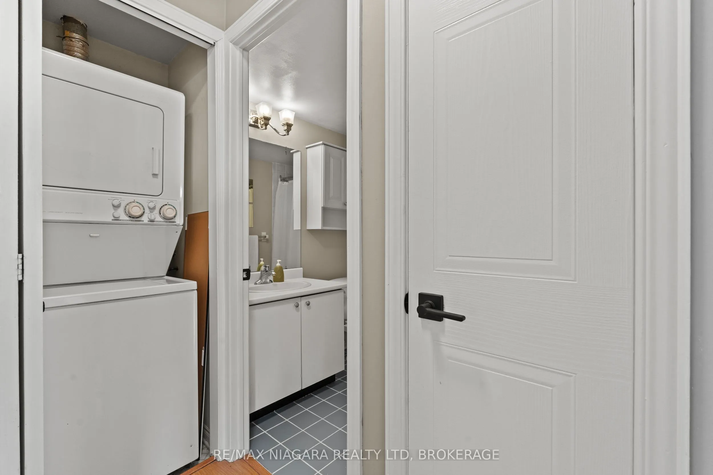 81 Scott Street #601