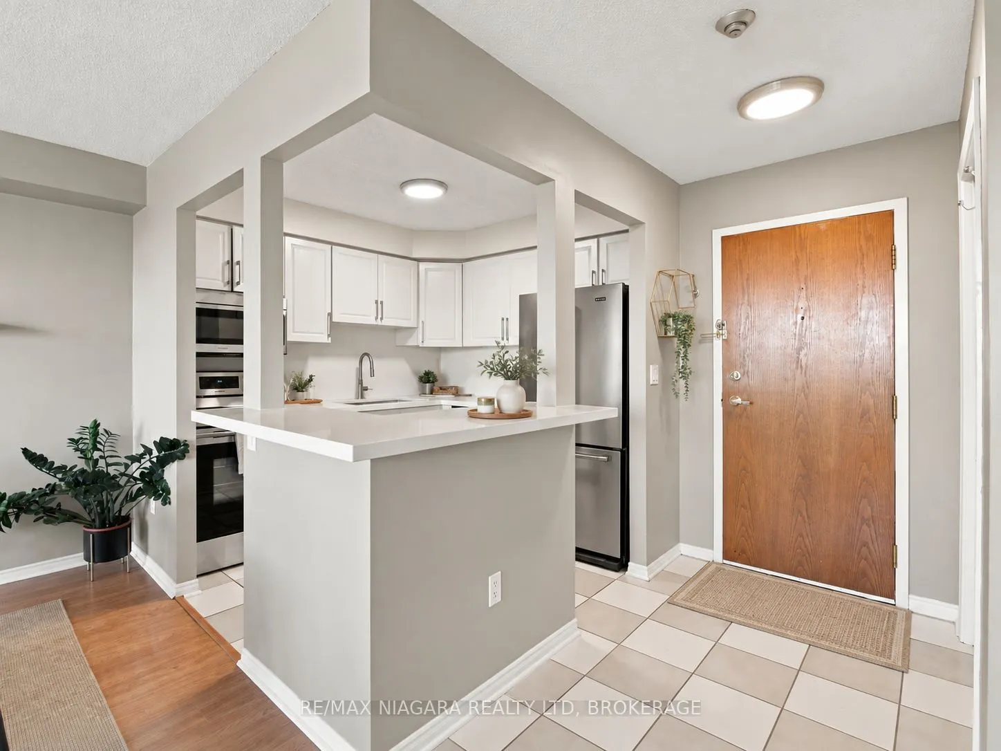 81 Scott Street #601