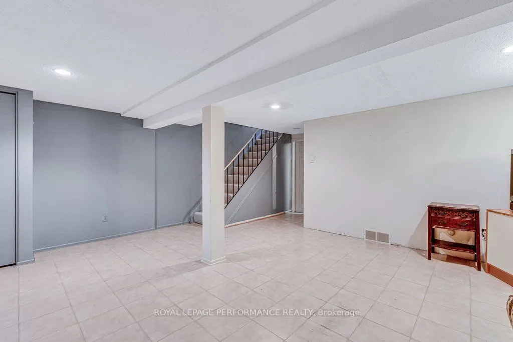 2111 Montreal Road #32