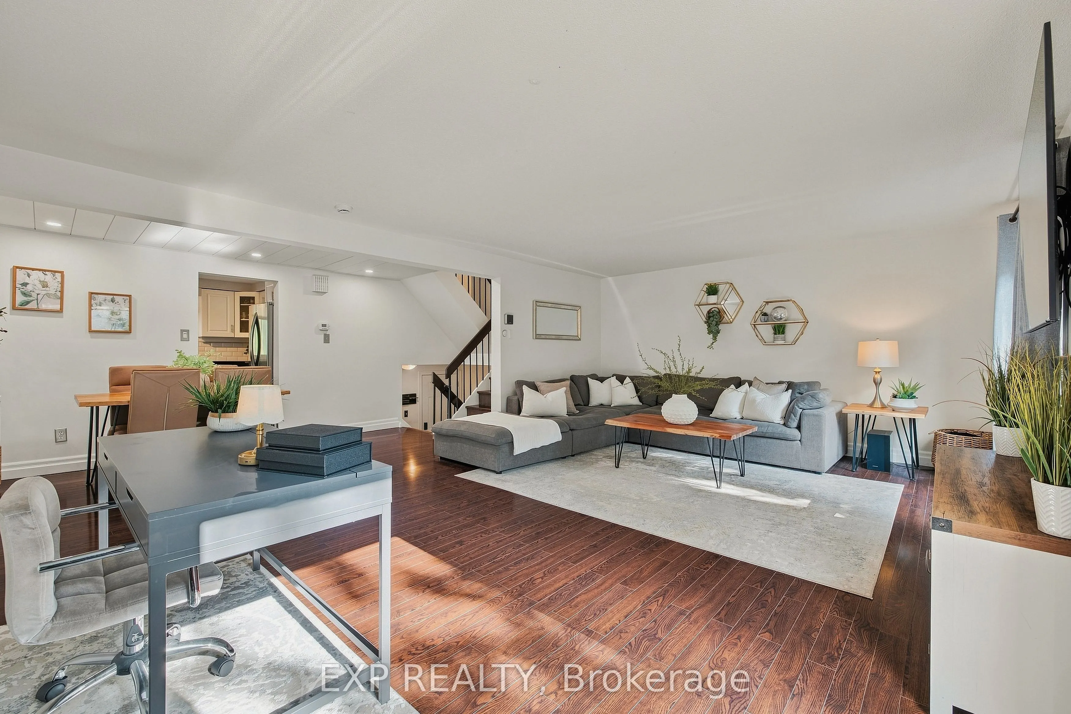 220 Salisbury Avenue #13