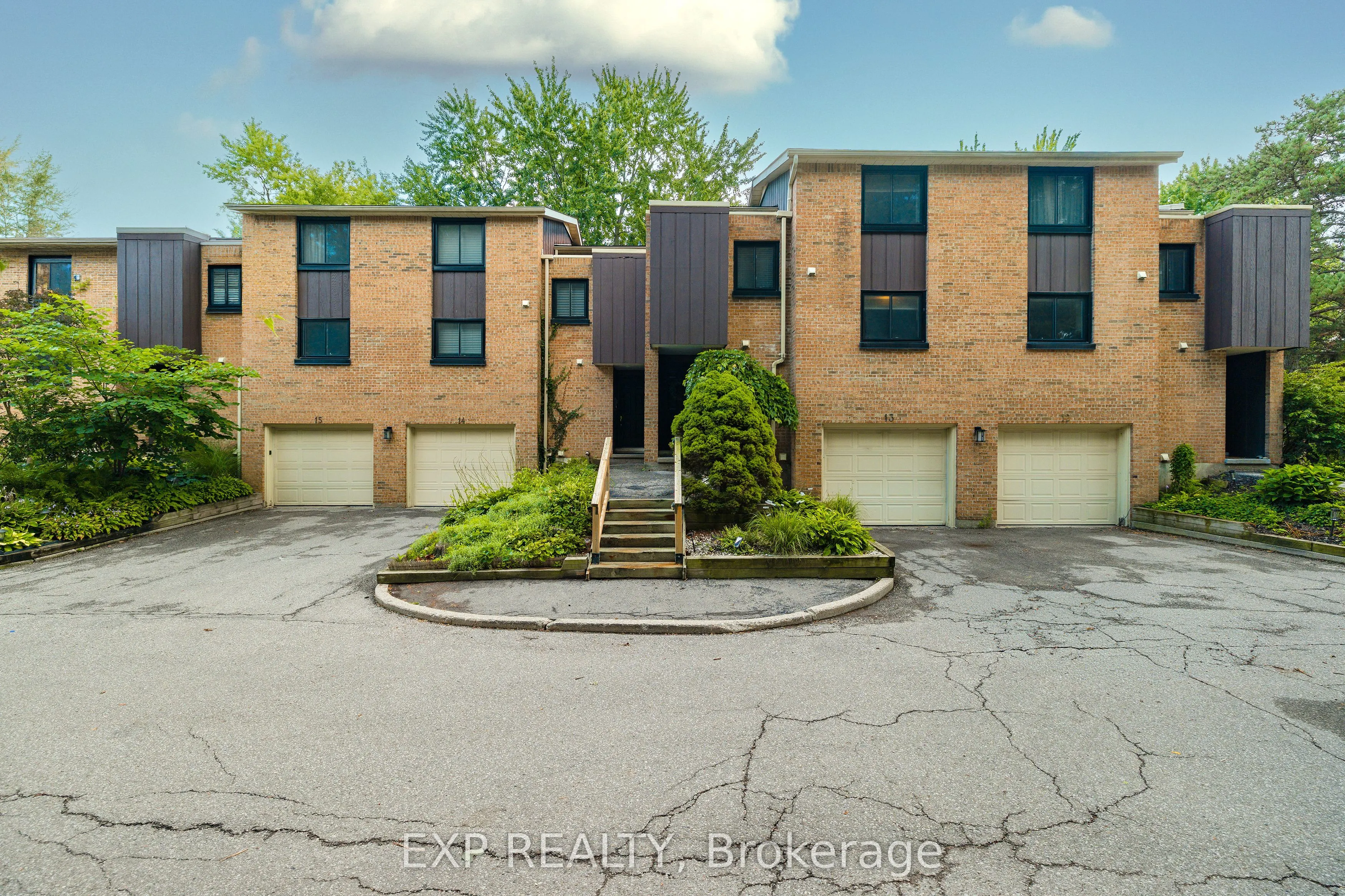 220 Salisbury Avenue #13