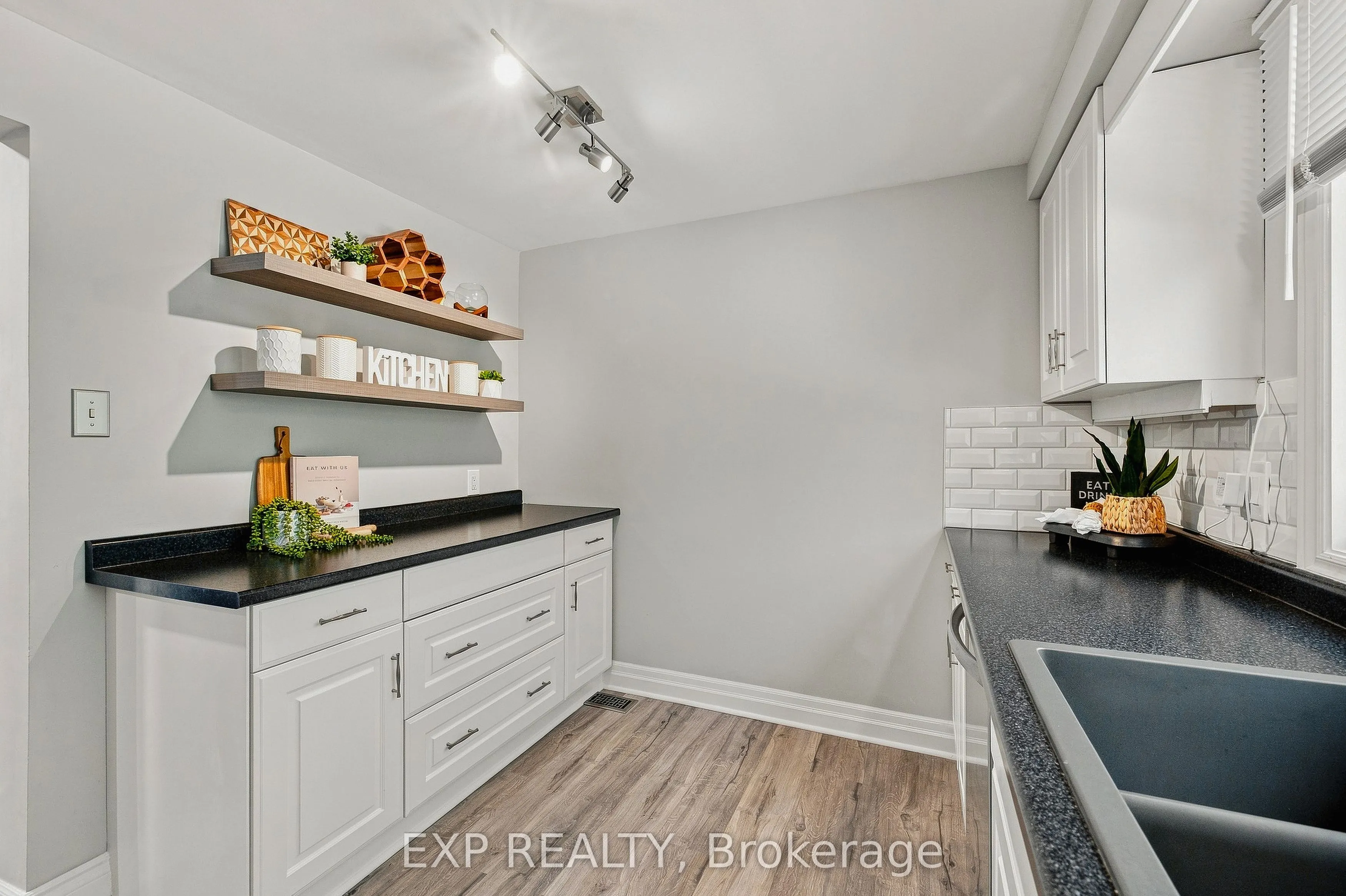 220 Salisbury Avenue #13