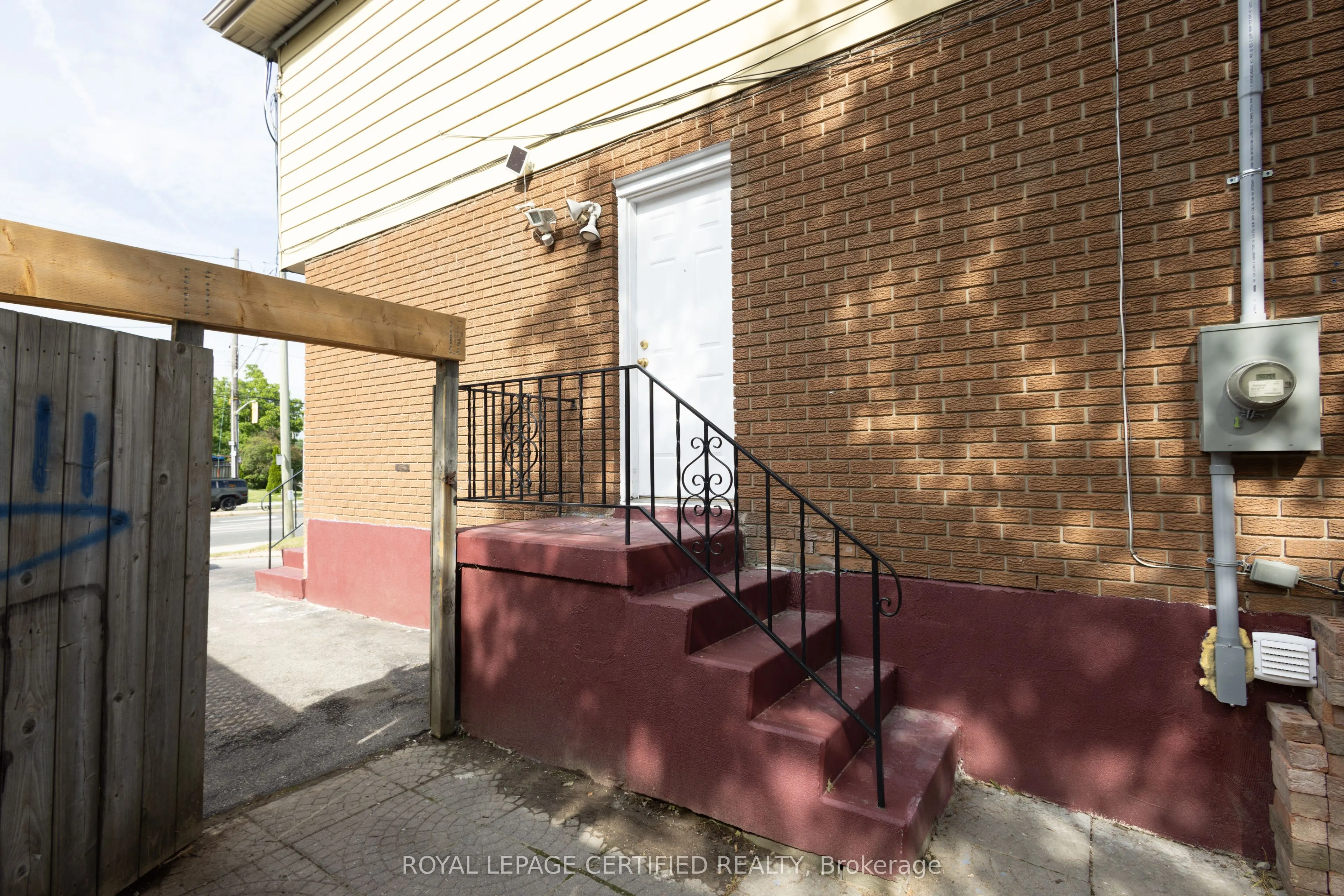 111 Limeridge Road W