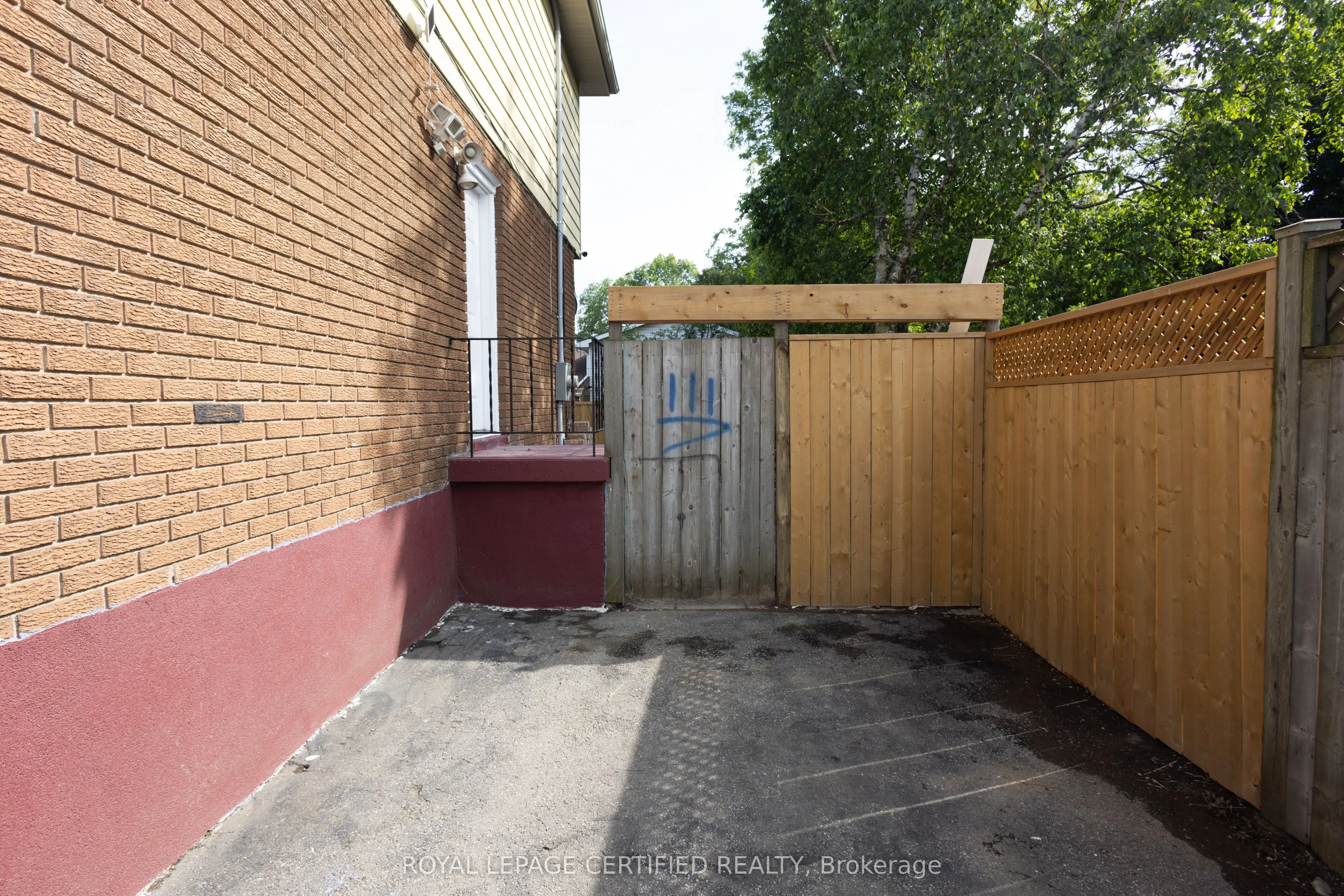 111 Limeridge Road W