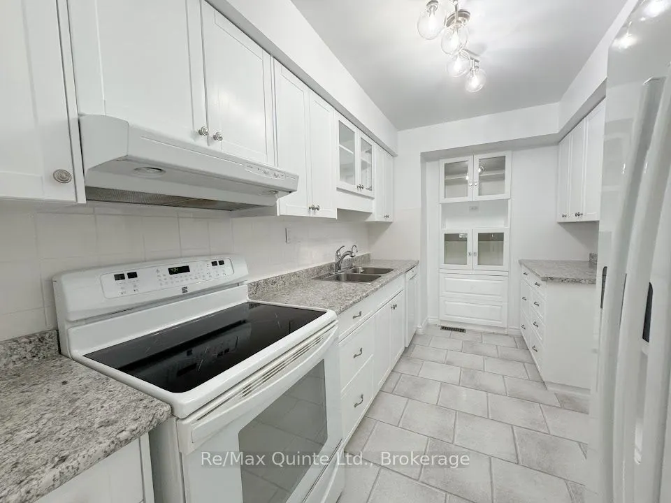 11 JANLYN Crescent #8