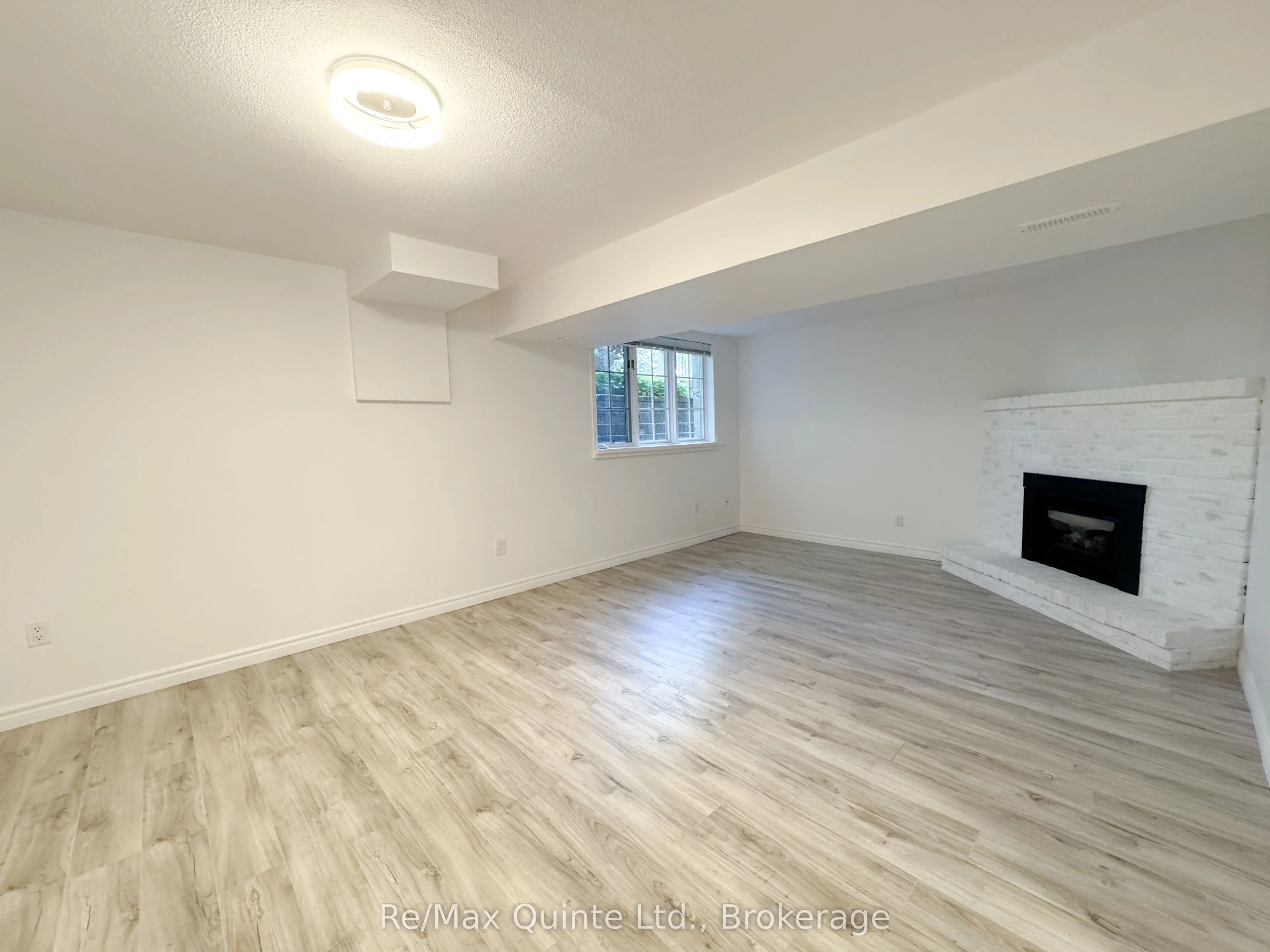 11 JANLYN Crescent #8