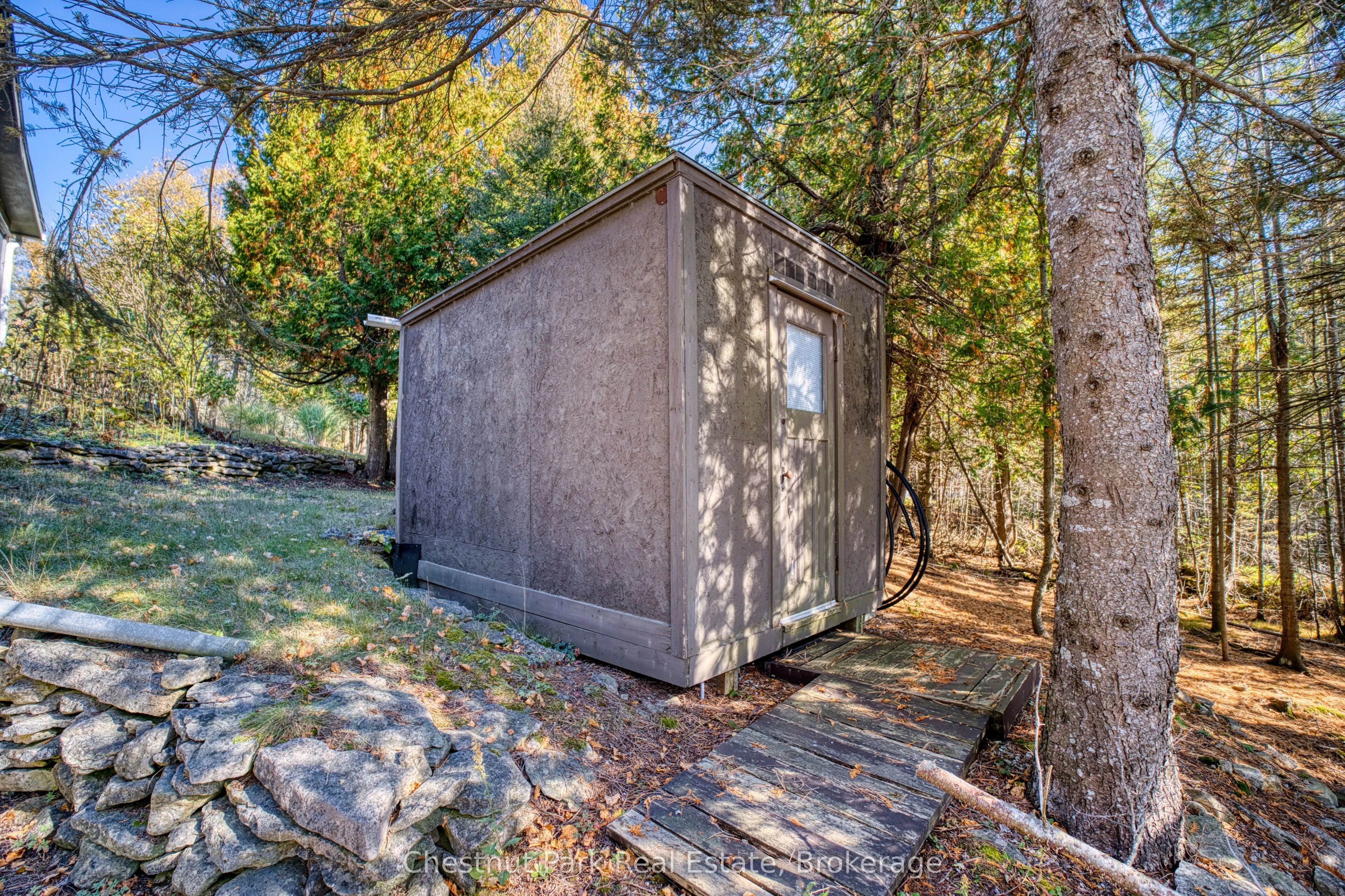 1112 Dorcas Bay Road