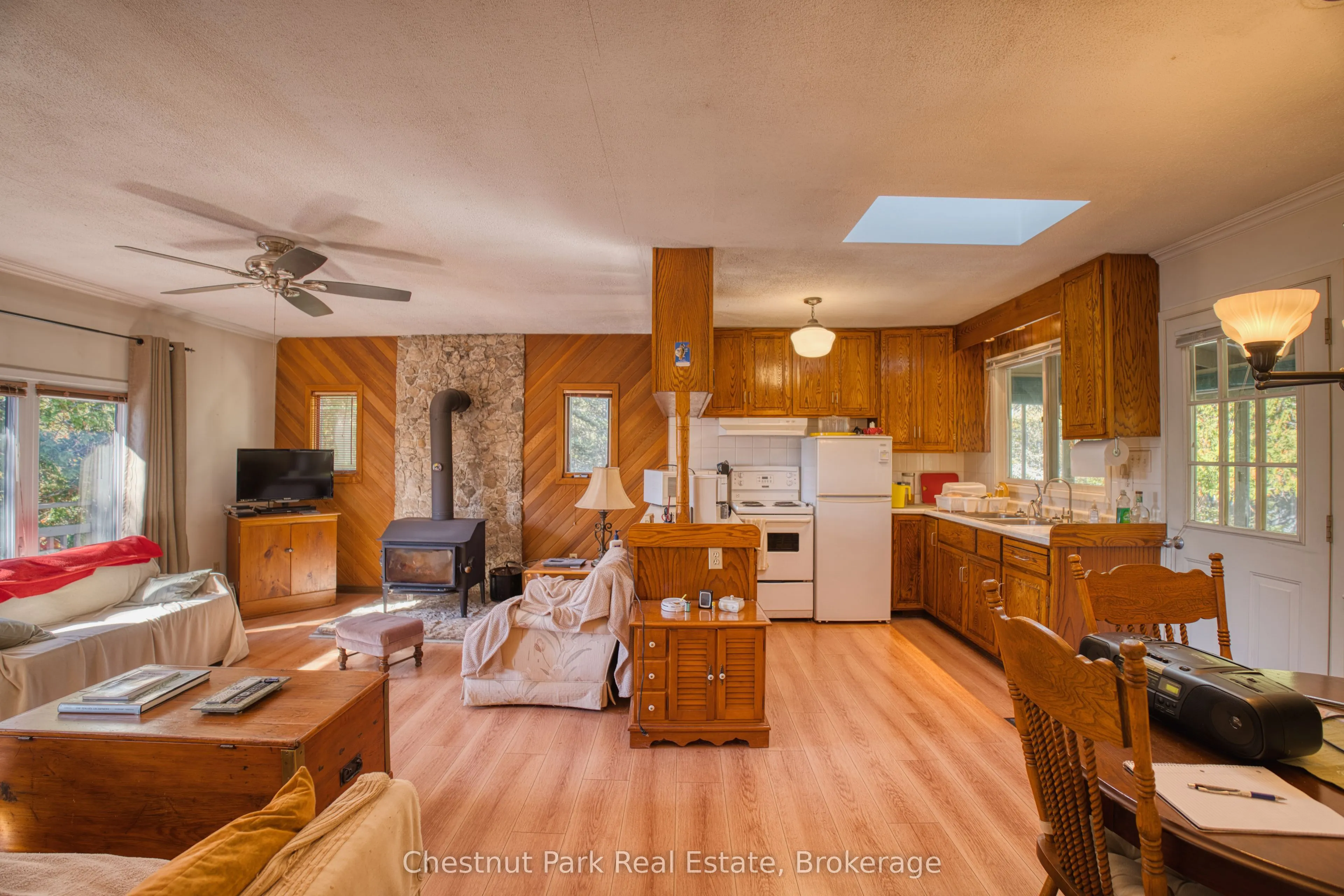 1112 Dorcas Bay Road