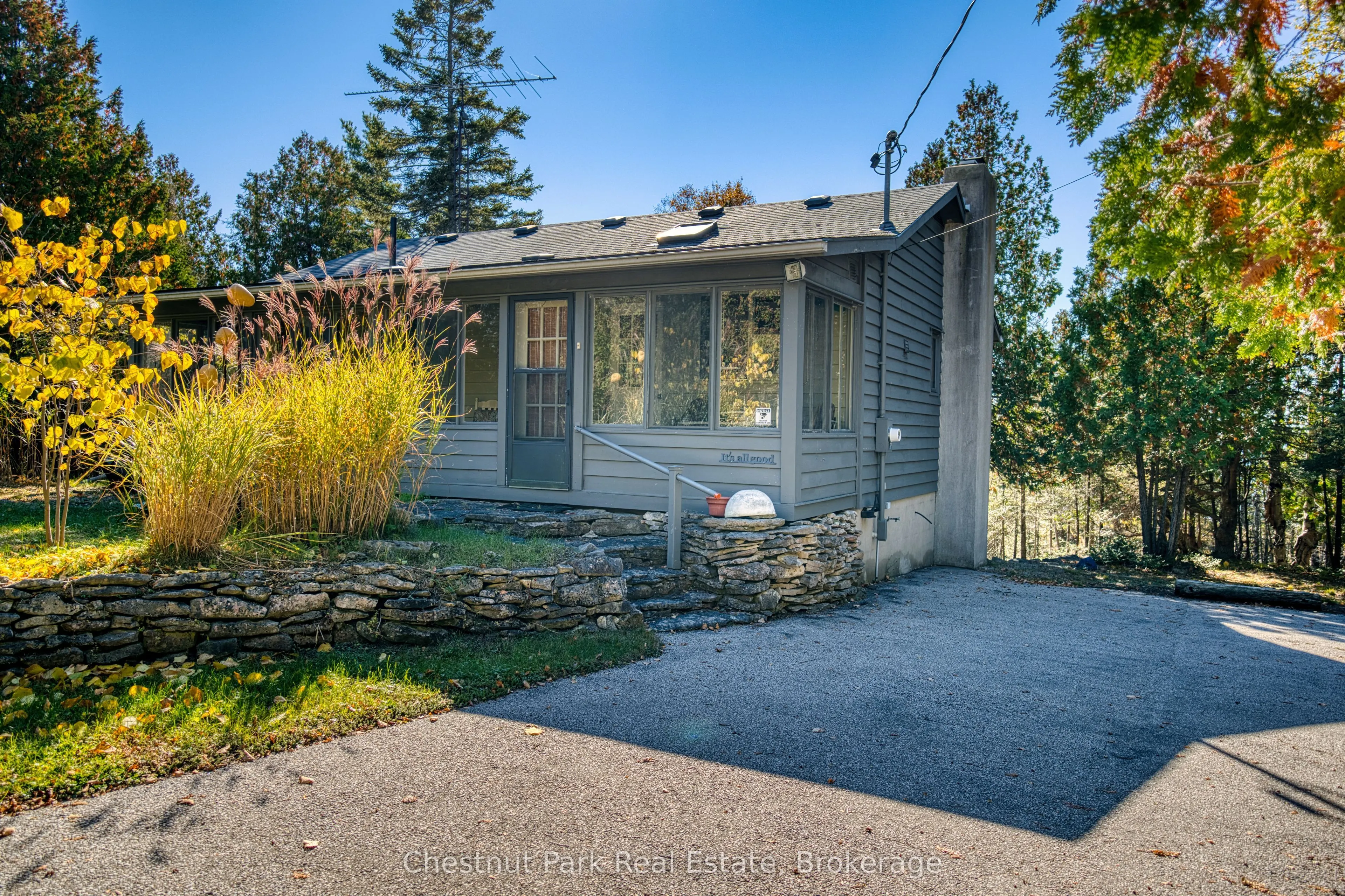 1112 Dorcas Bay Road