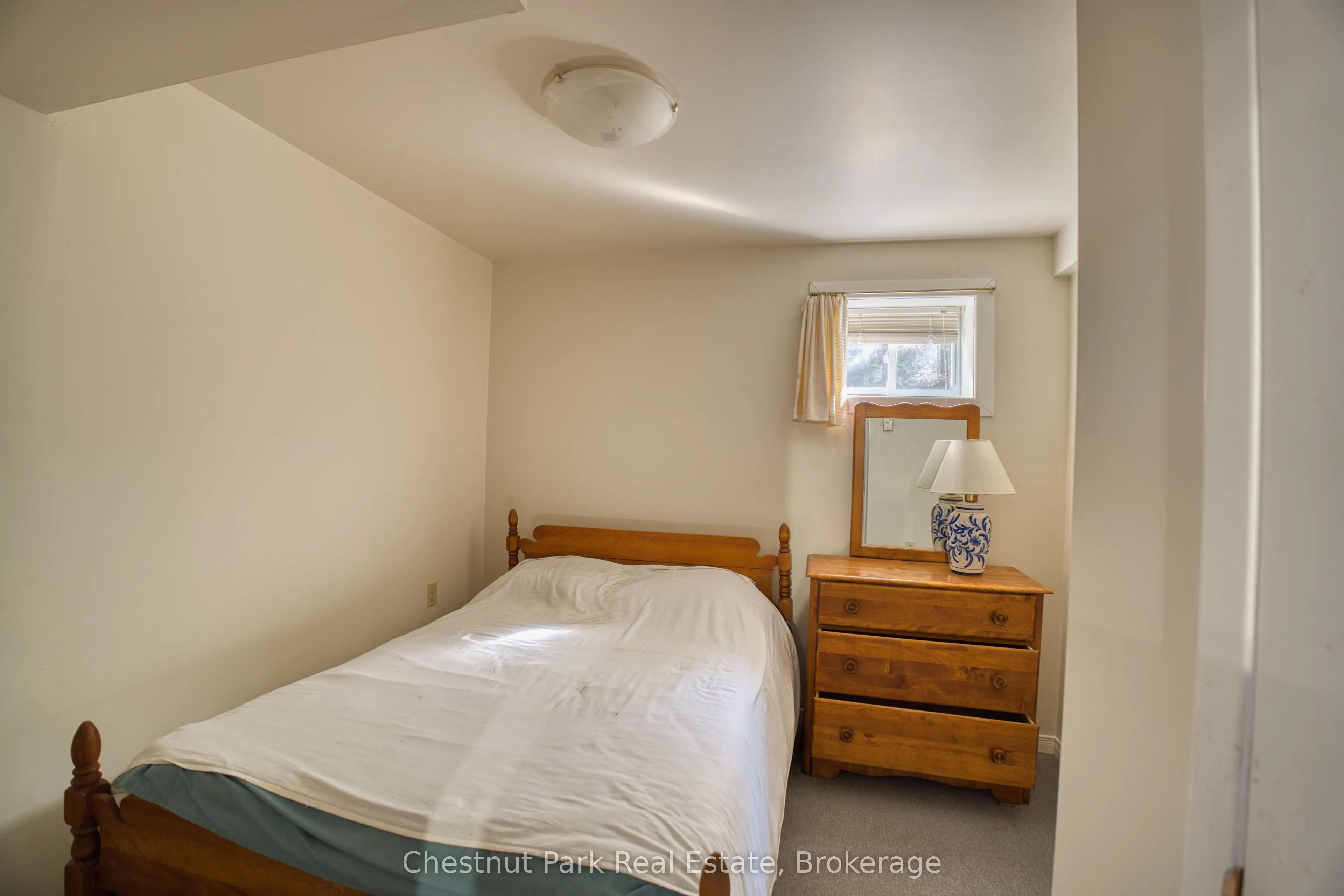 1112 Dorcas Bay Road
