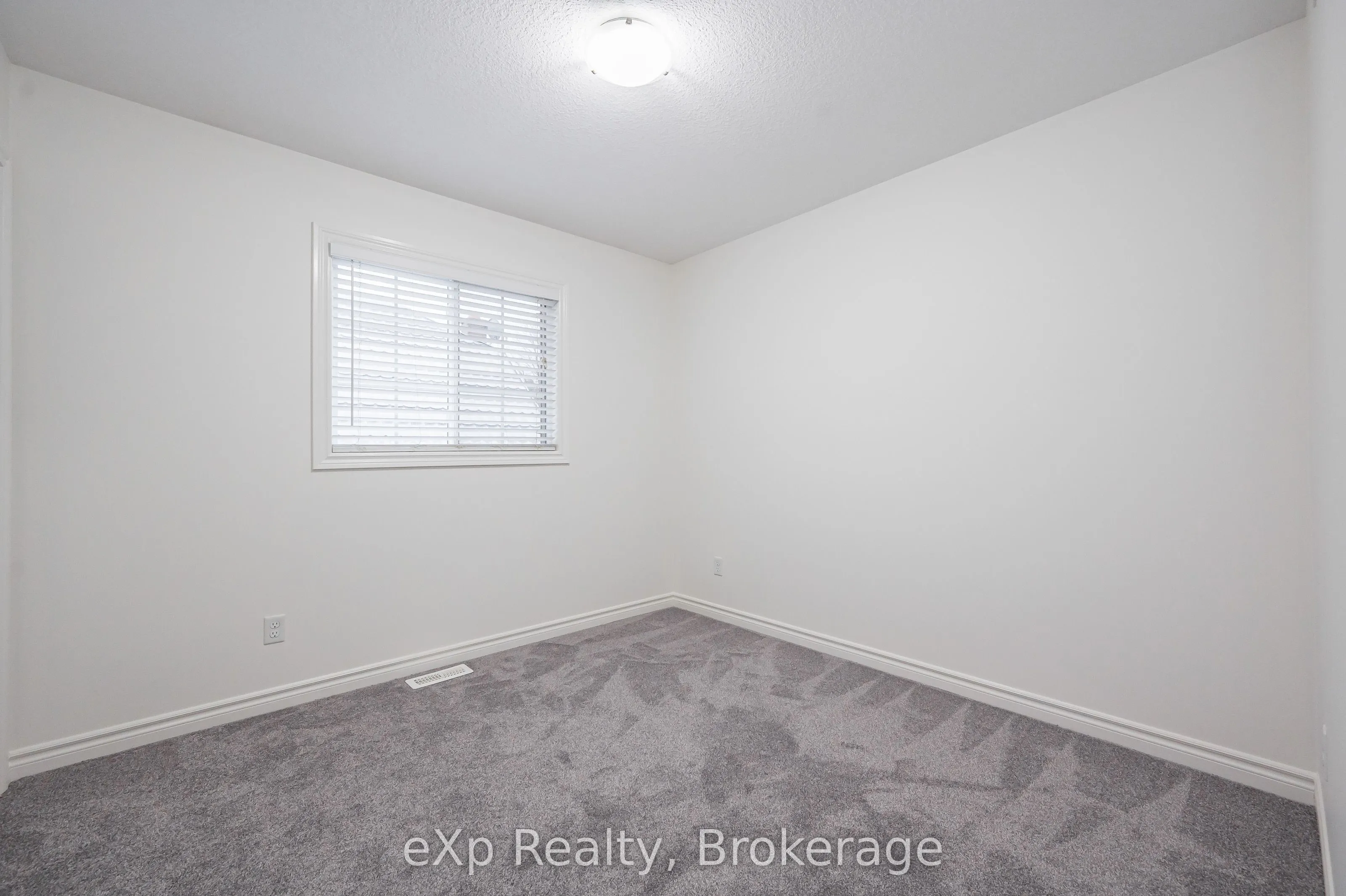 62 Victoria Road N #UPPER