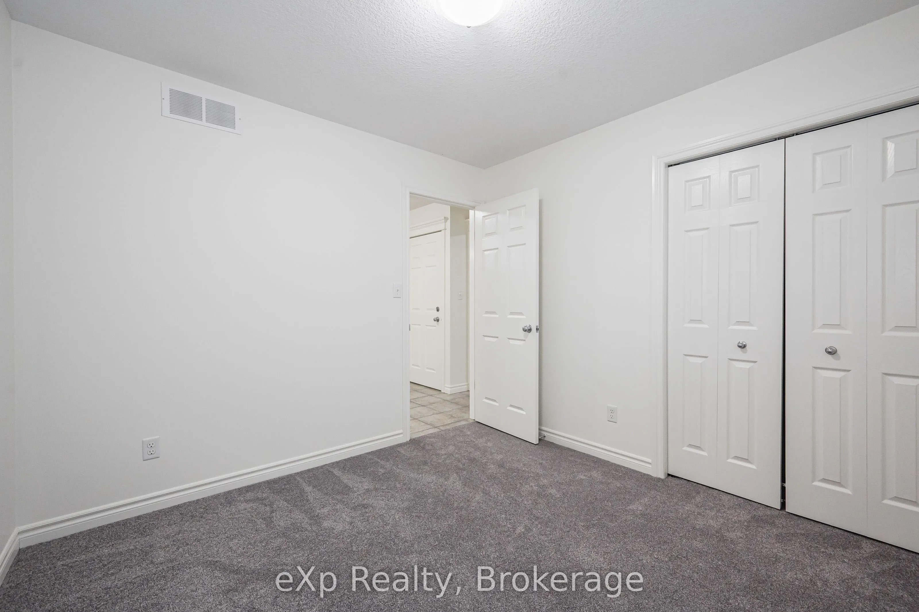 62 Victoria Road N #UPPER