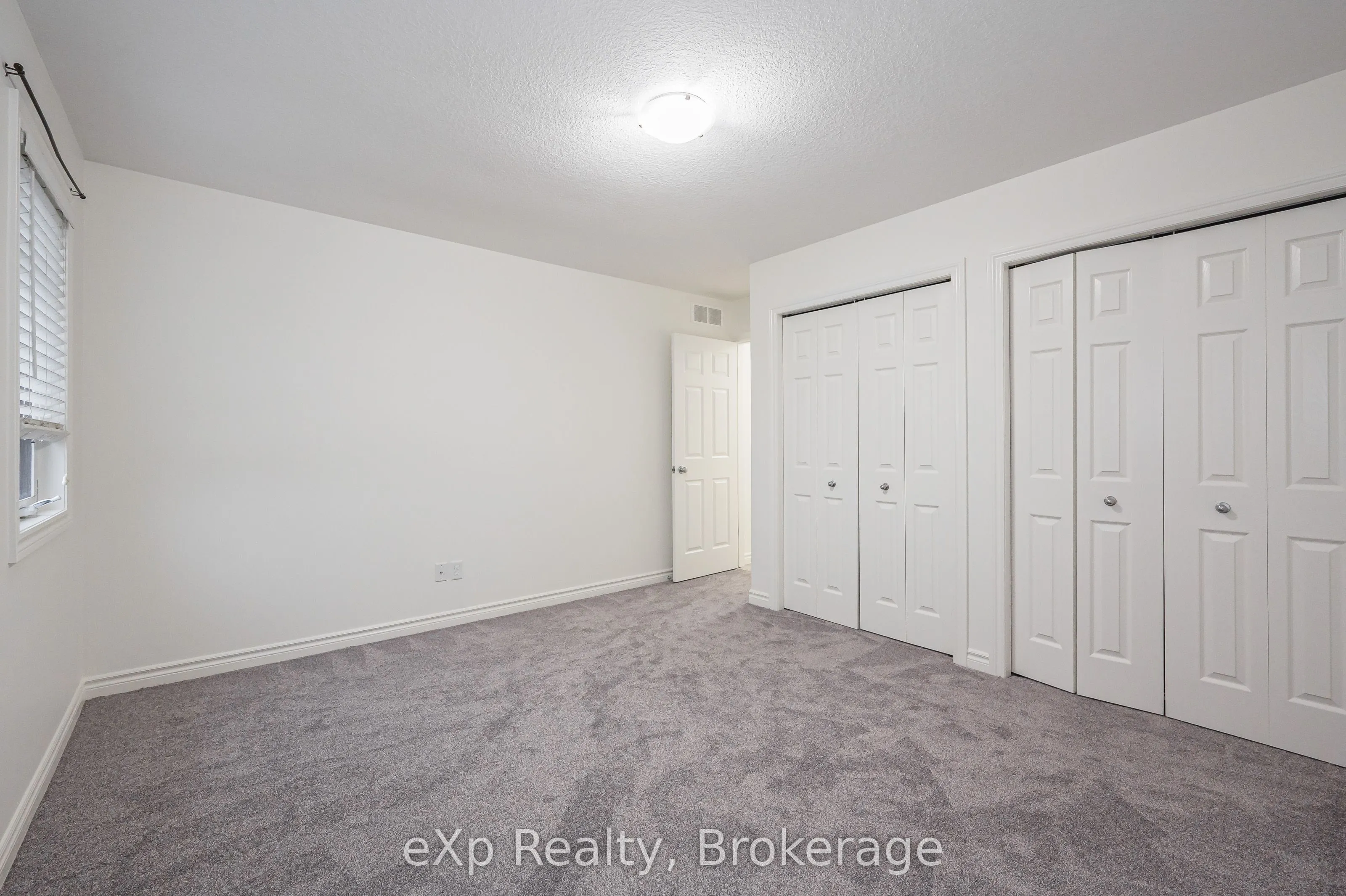 62 Victoria Road N #UPPER