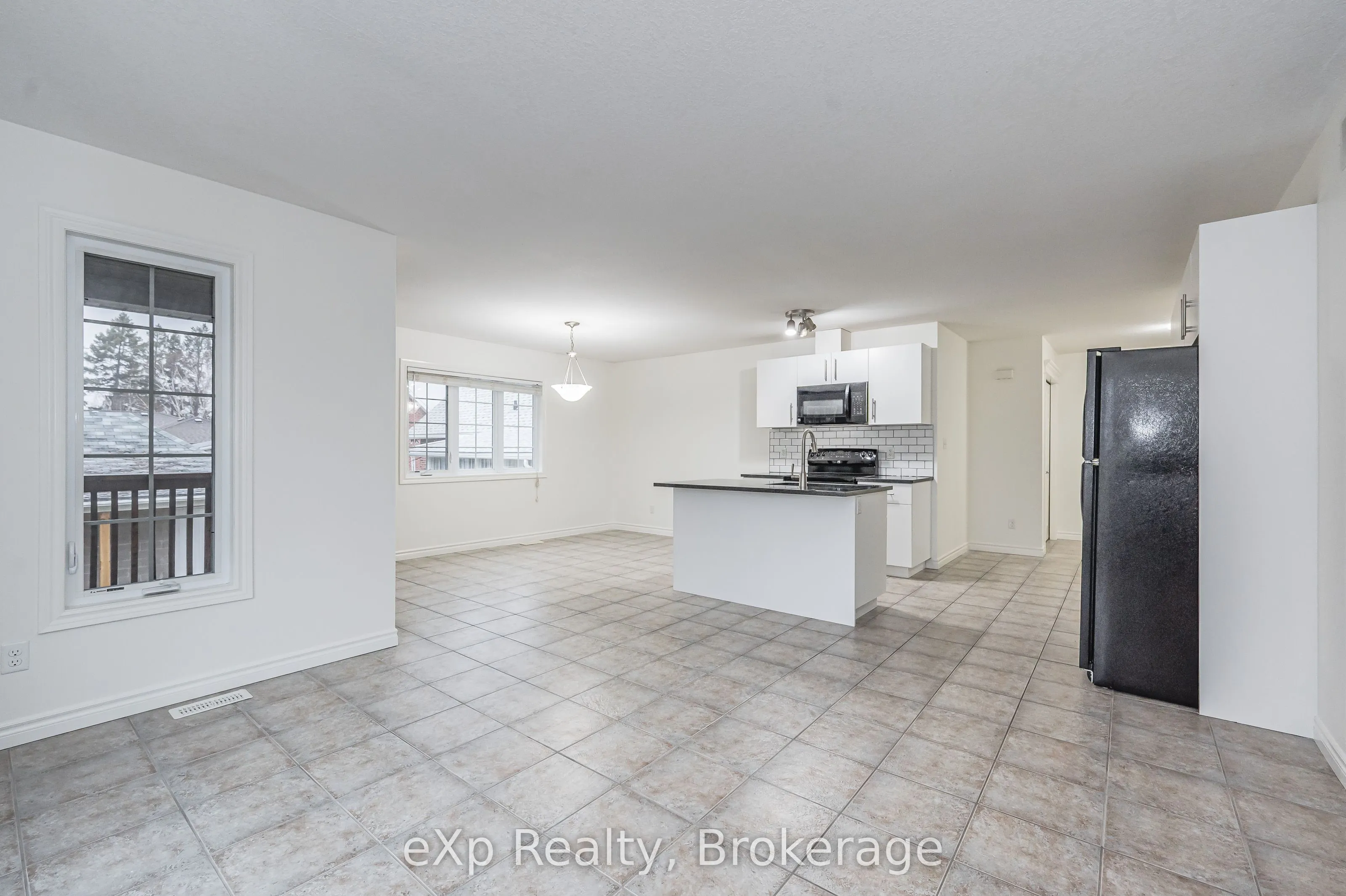 62 Victoria Road N #UPPER