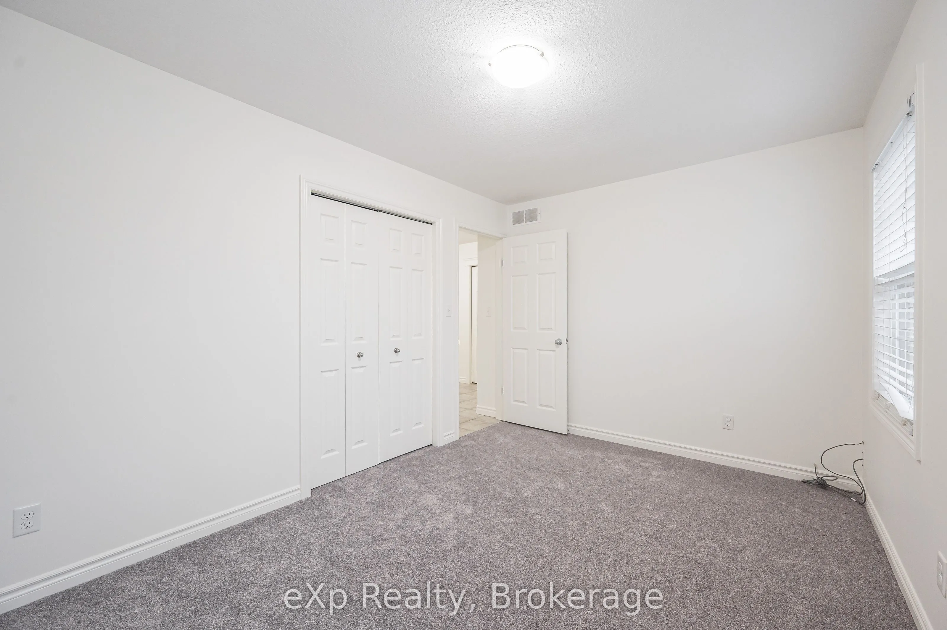 62 Victoria Road N #UPPER