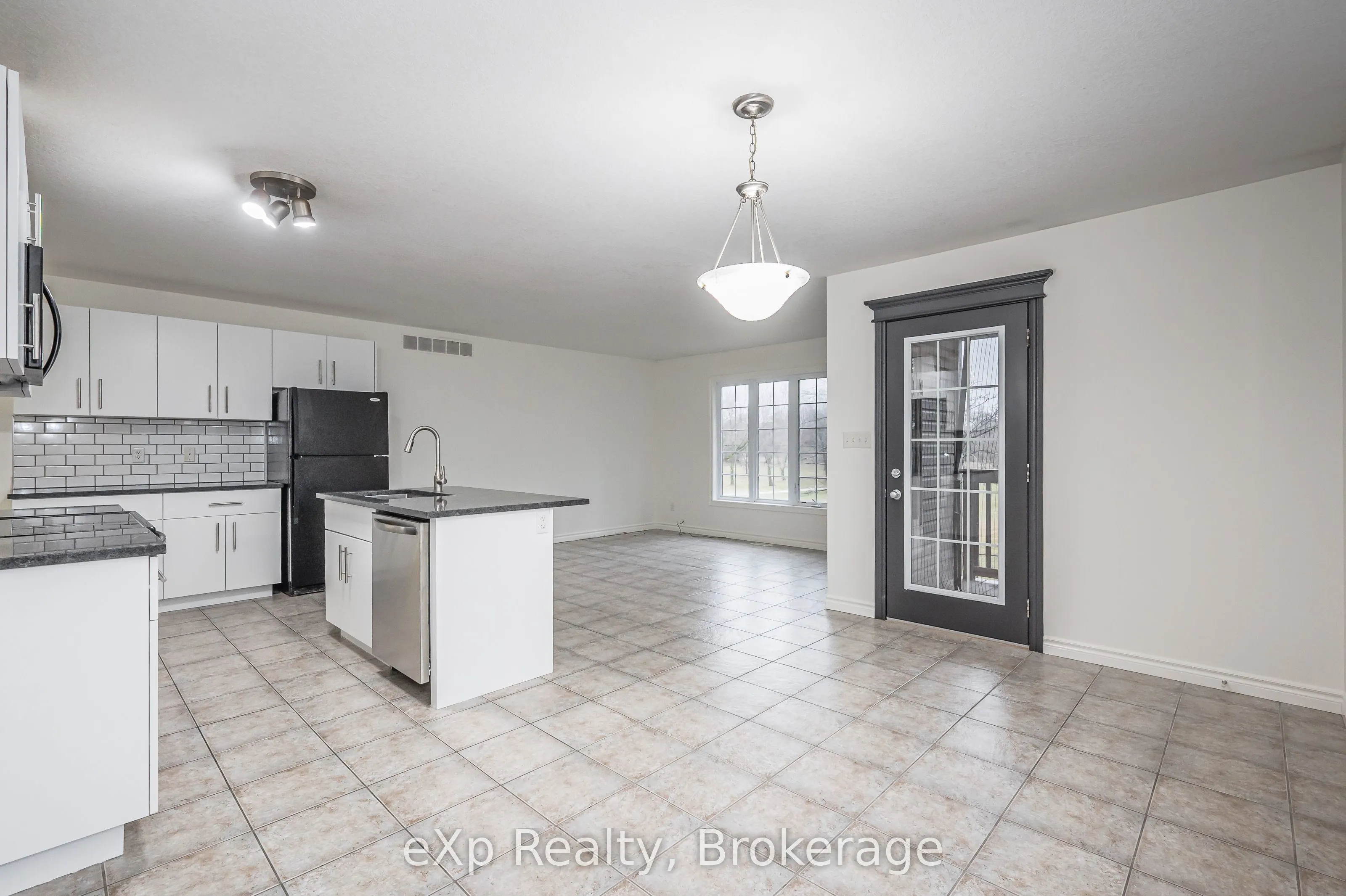 62 Victoria Road N #UPPER