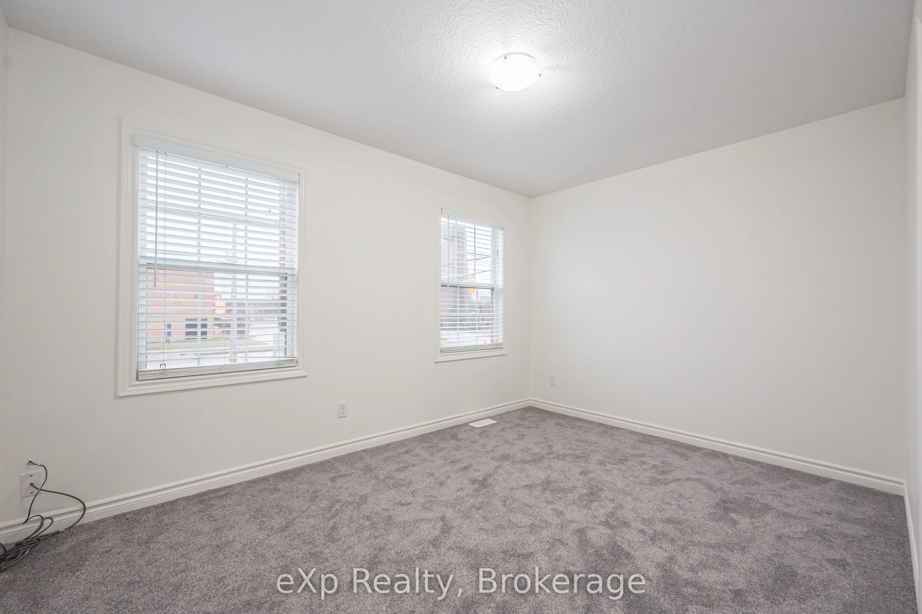 62 Victoria Road N #UPPER