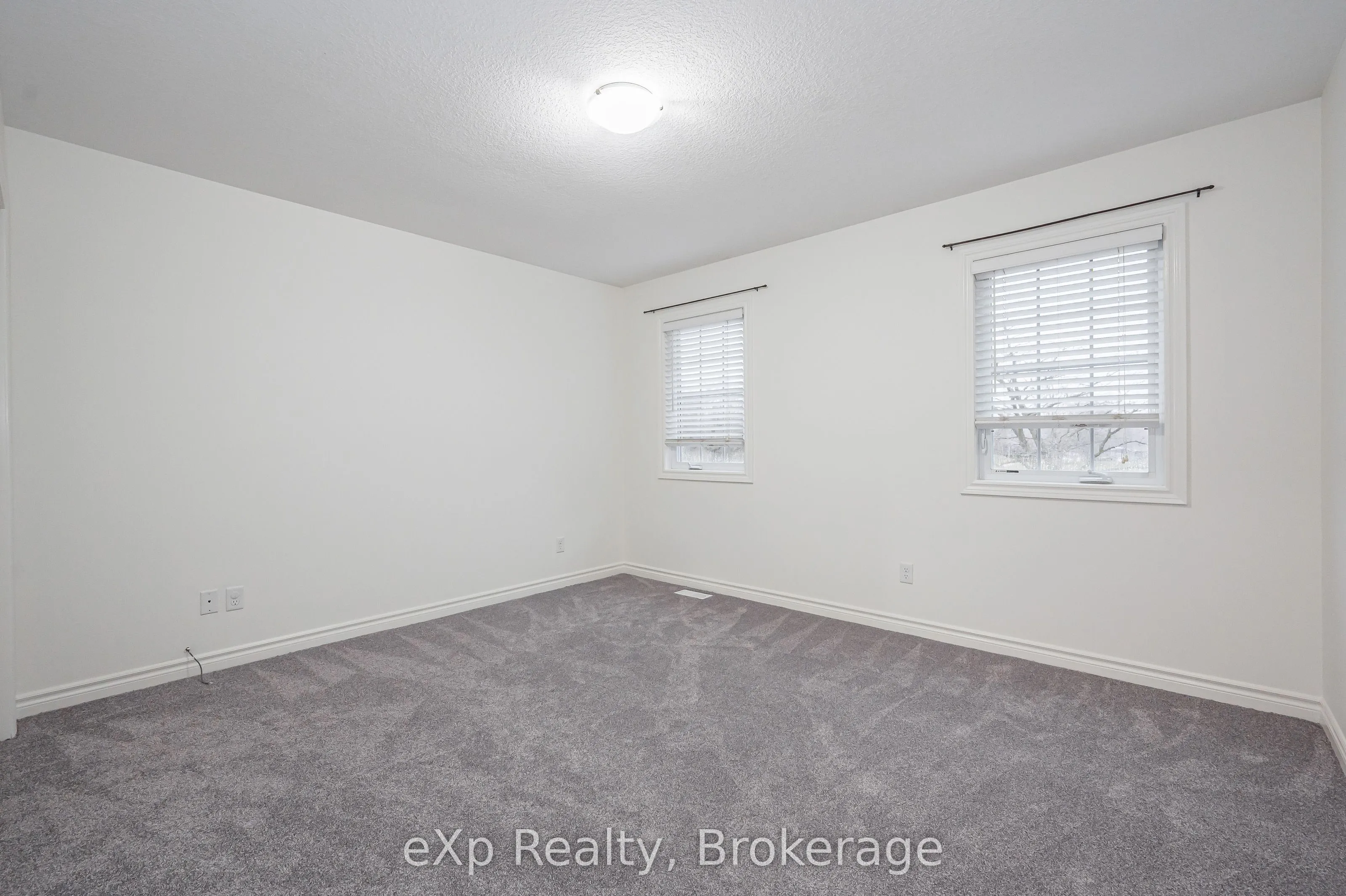 62 Victoria Road N #UPPER