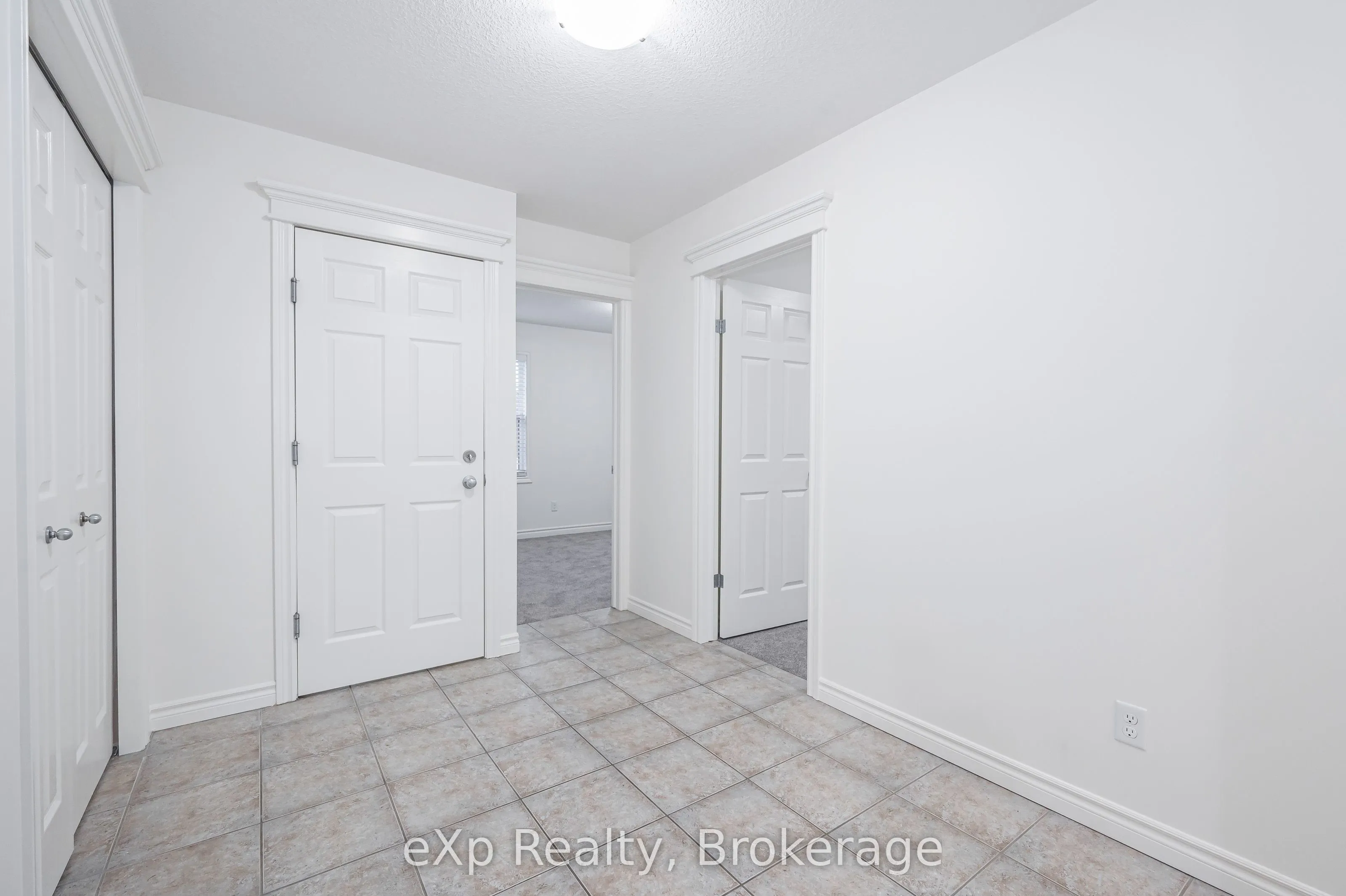62 Victoria Road N #UPPER