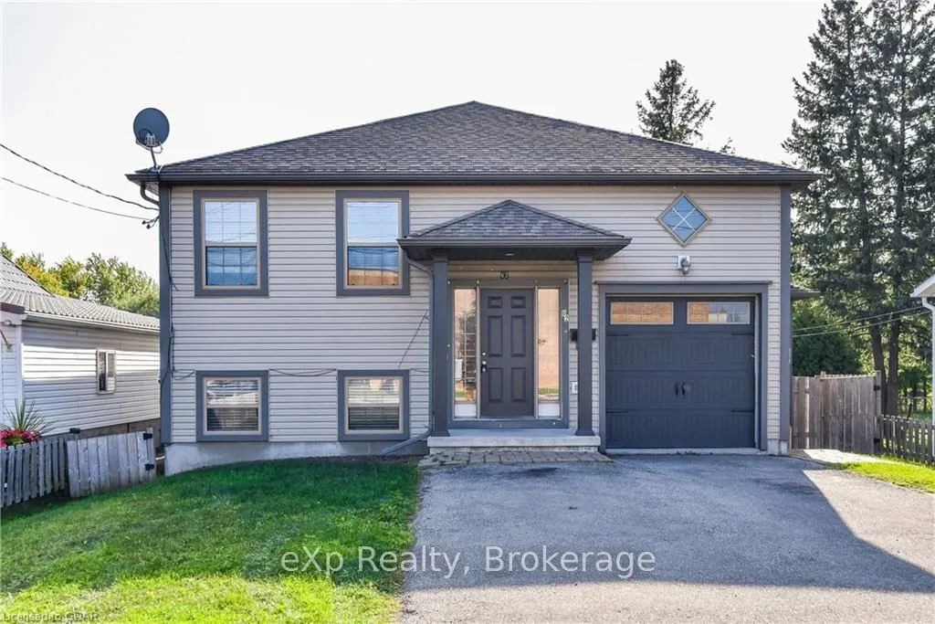 62 Victoria Road N #UPPER