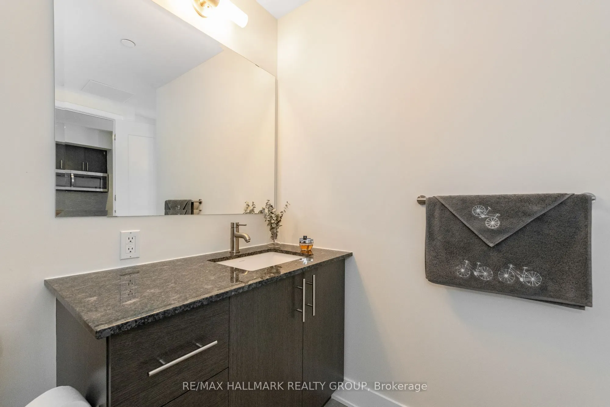 485 Richmond Road #1004