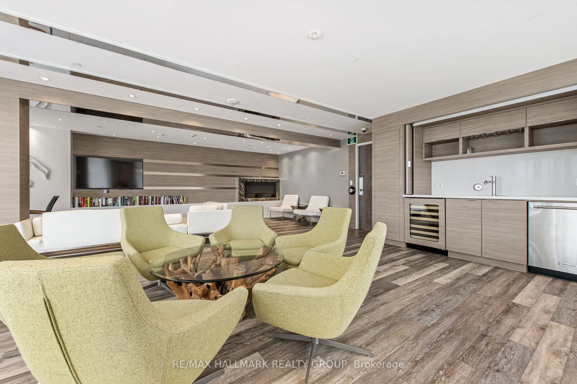 485 Richmond Road #1004