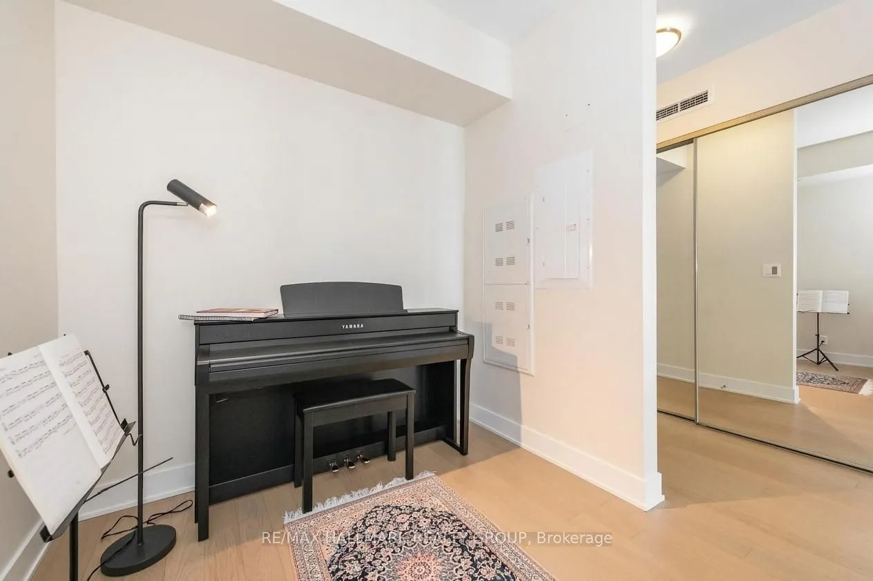 485 Richmond Road #1004