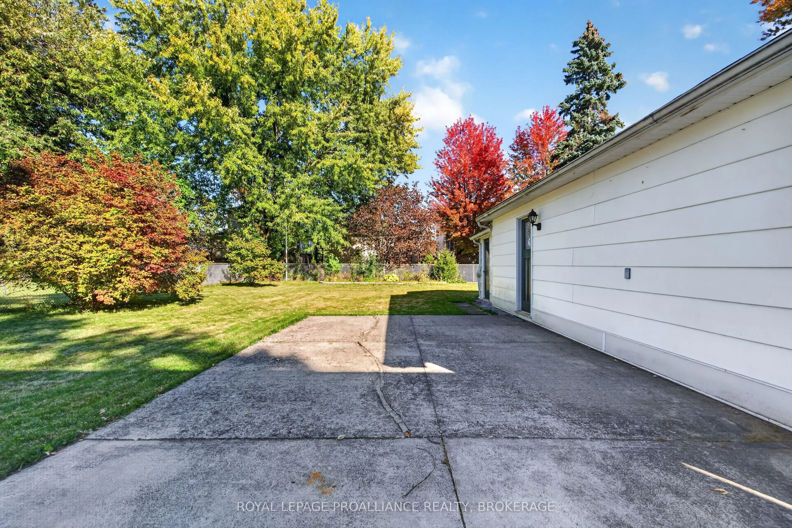 9 Henry Crescent