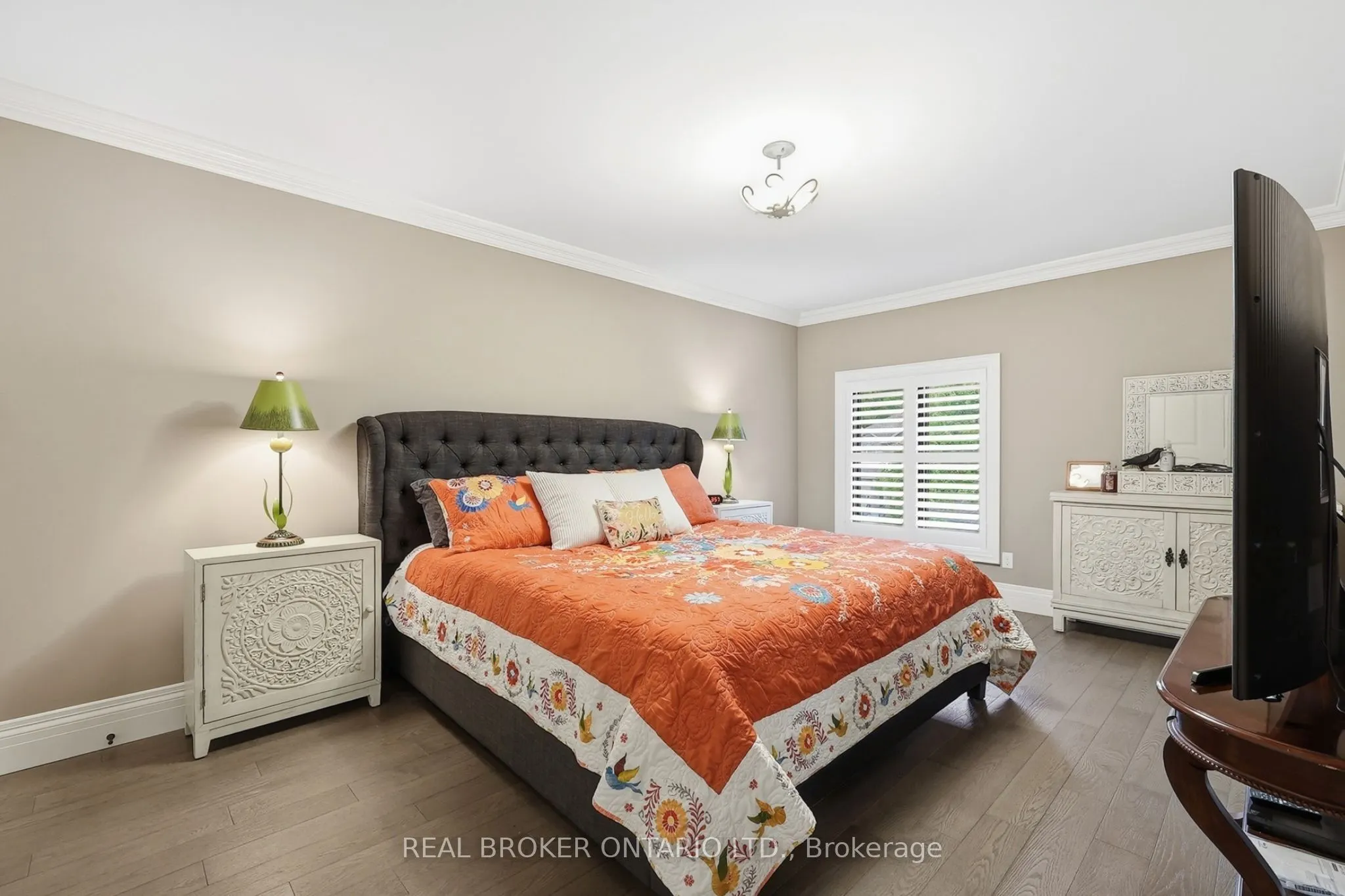 916 Foxbrook Court