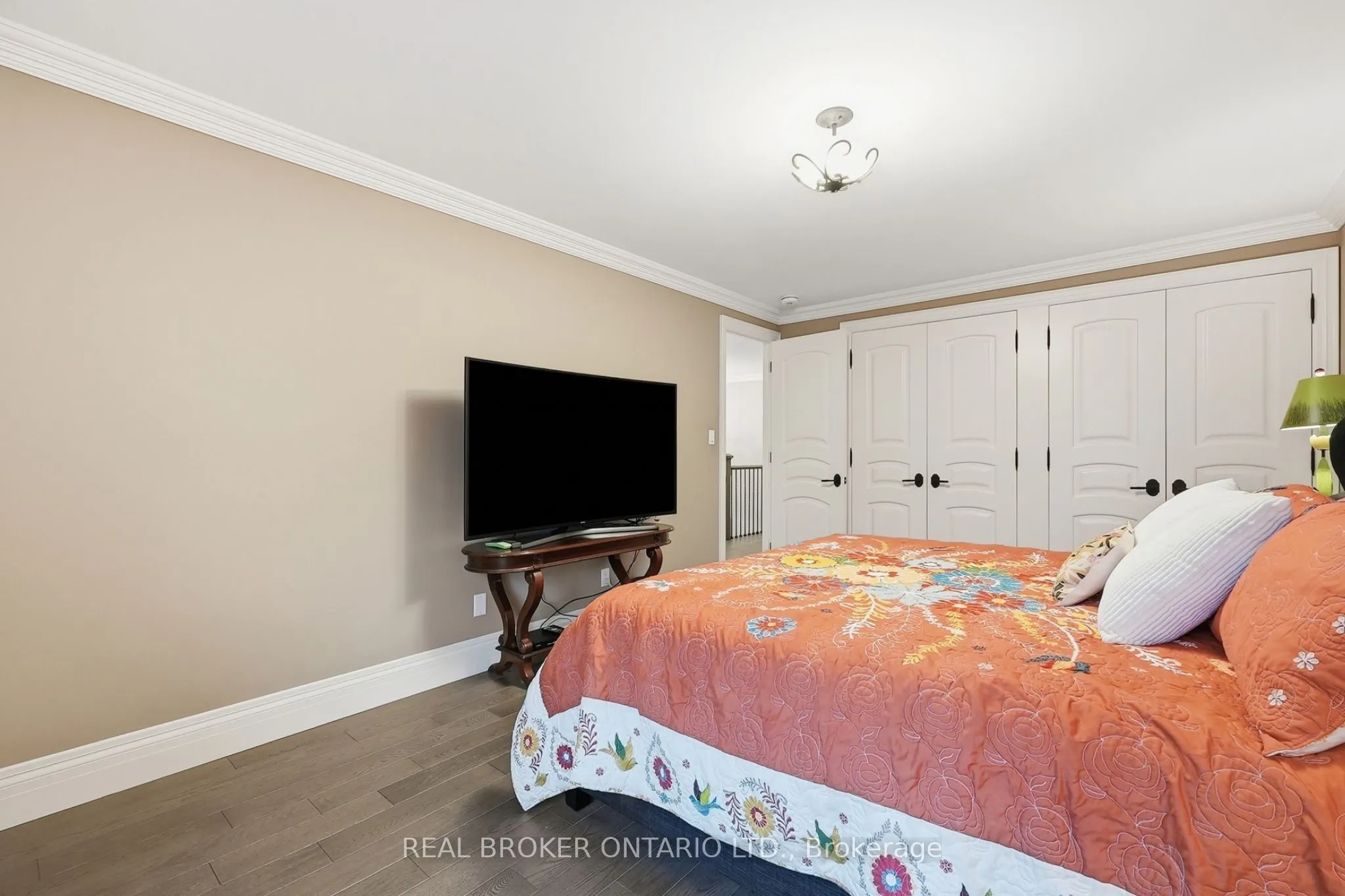 916 Foxbrook Court