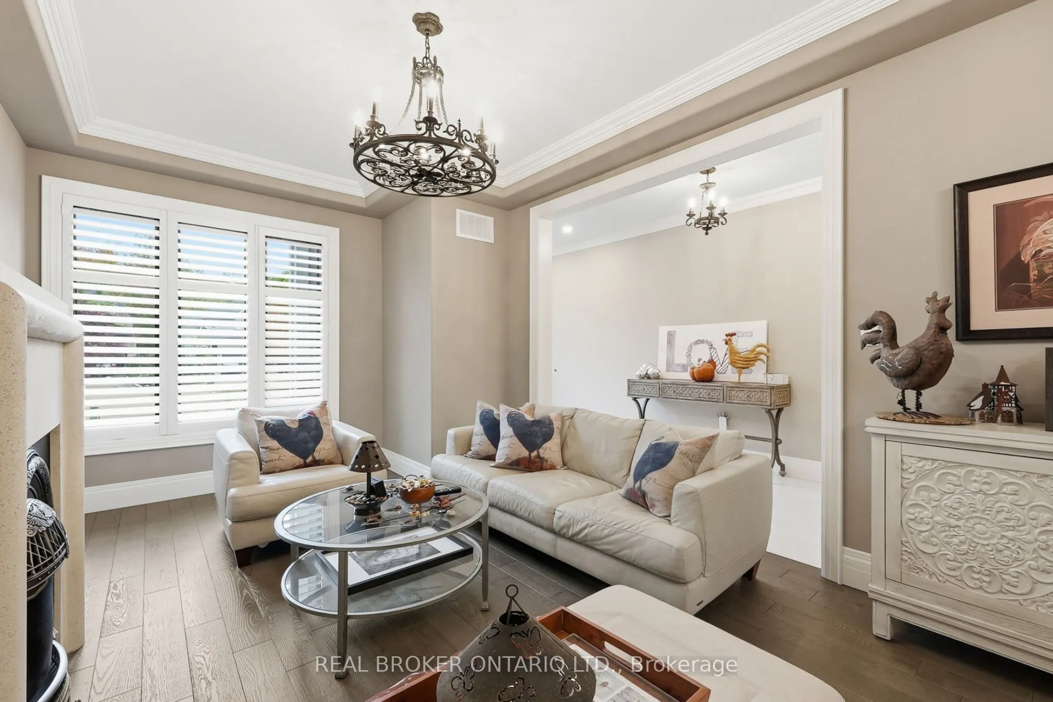 916 Foxbrook Court